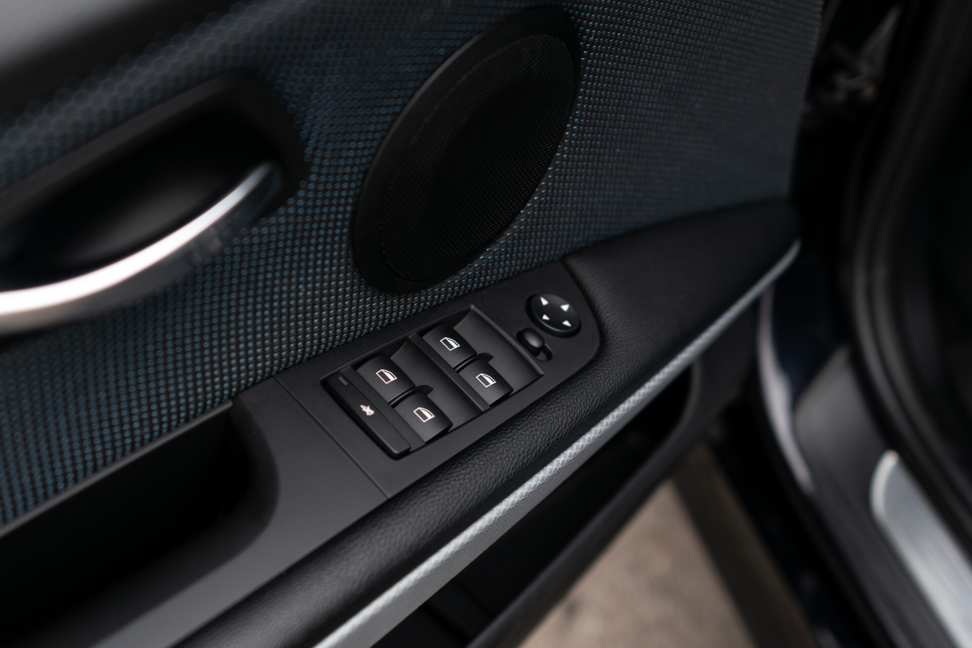 BMW 3 Serie Touring 318i M Sport Edition Pano | Shadowline | Hifi | Trekhaak | Xenon | NL auto | Aut6 Foto 10