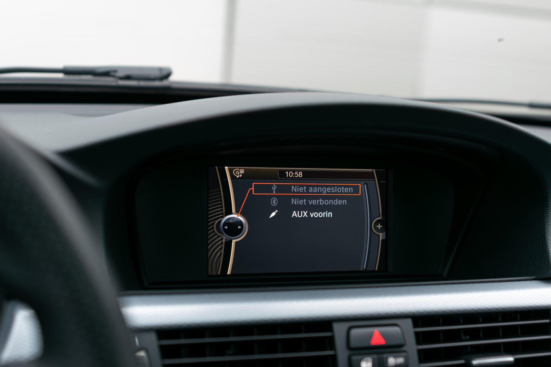 BMW 3 Serie Touring 318i M Sport Edition Pano | Shadowline | Hifi | Trekhaak | Xenon | NL auto | Aut6 Foto 13