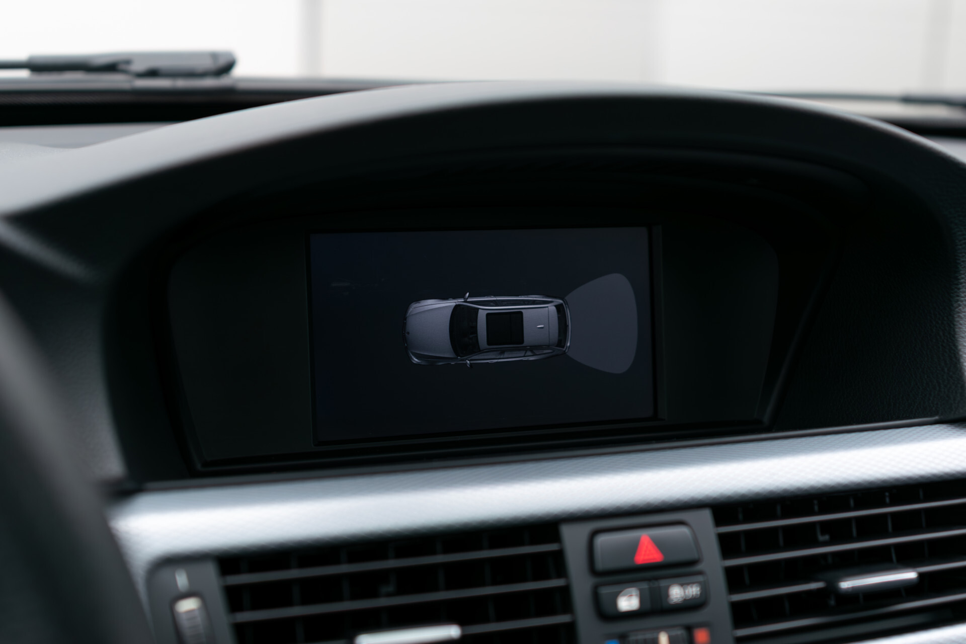 BMW 3 Serie Touring 318i M Sport Edition Pano | Shadowline | Hifi | Trekhaak | Xenon | NL auto | Aut6 Foto 21