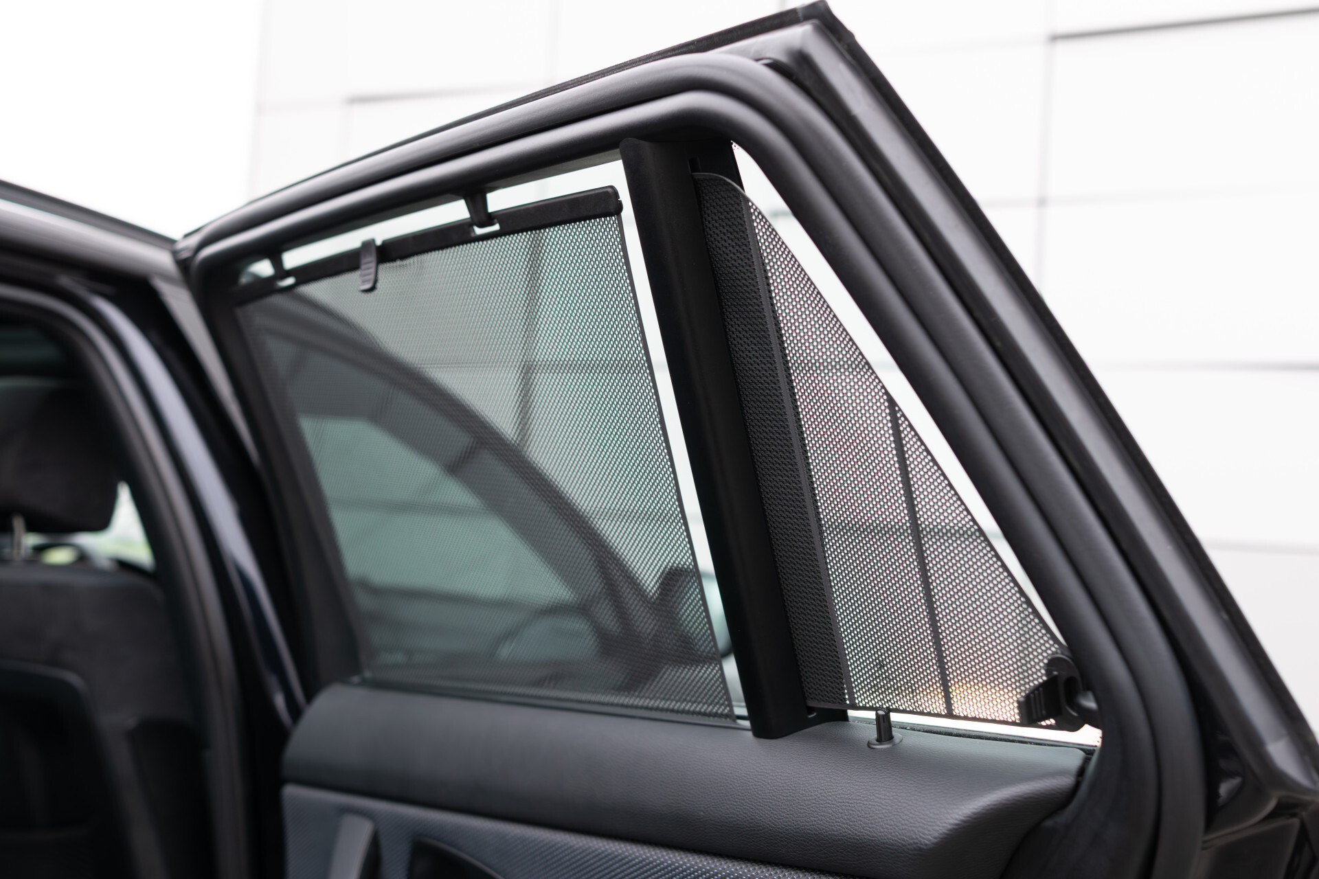 BMW 3 Serie Touring 318i M Sport Edition Pano | Shadowline | Hifi | Trekhaak | Xenon | NL auto | Aut6 Foto 25