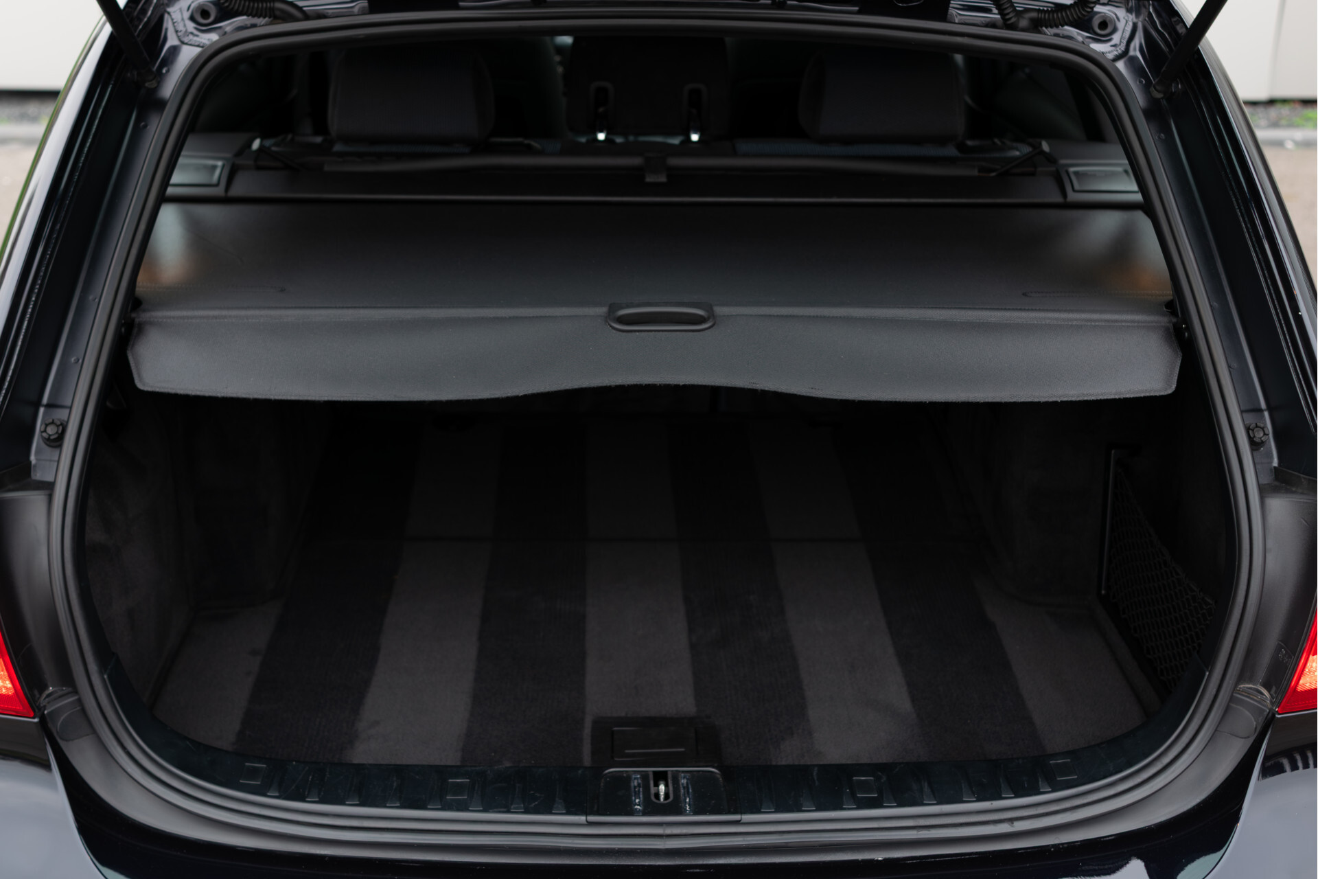 BMW 3 Serie Touring 318i M Sport Edition Pano | Shadowline | Hifi | Trekhaak | Xenon | NL auto | Aut6 Foto 31