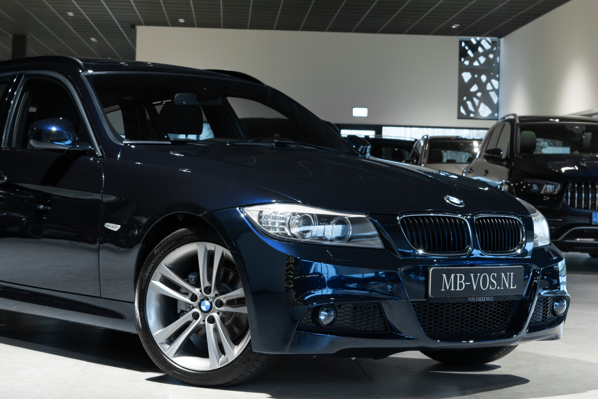 BMW 3 Serie Touring 318i M Sport Edition Pano | Shadowline | Hifi | Trekhaak | Xenon | NL auto | Aut6 Foto 32
