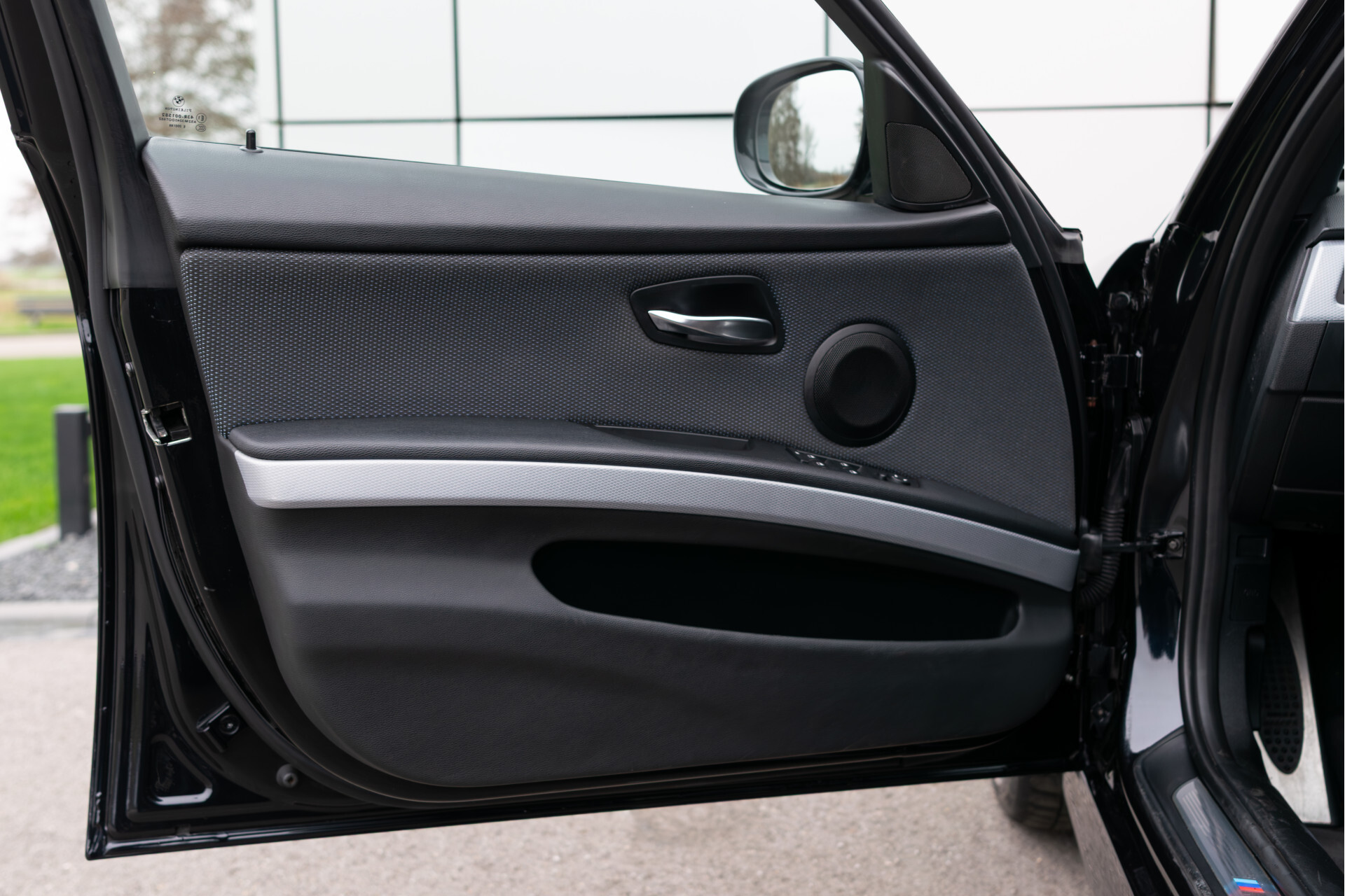 BMW 3 Serie Touring 318i M Sport Edition Pano | Shadowline | Hifi | Trekhaak | Xenon | NL auto | Aut6 Foto 8