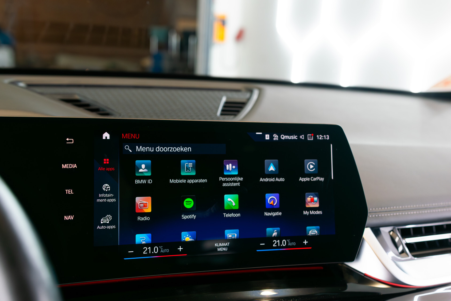 BMW iX1 xDrive30 M-sport Launch Edition 67 kWh Pano | Harman-Kardon | Massage | Incl. BTW Foto 17