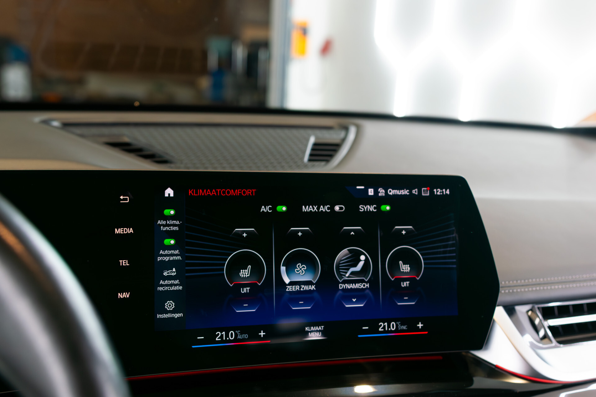 BMW iX1 xDrive30 M-sport Launch Edition 67 kWh Pano | Harman-Kardon | Massage | Incl. BTW Foto 21