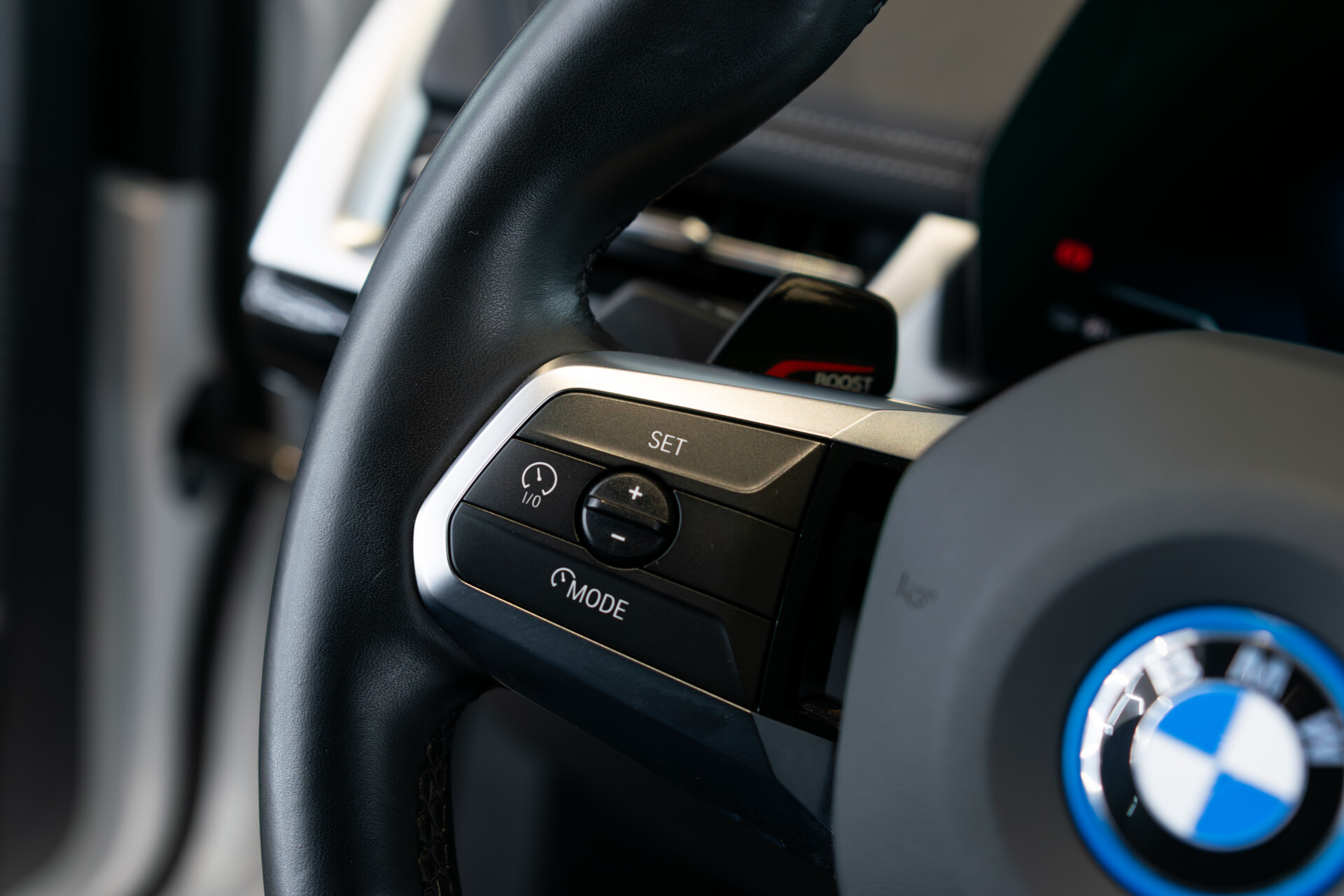 BMW iX1 xDrive30 M-sport Launch Edition 67 kWh Pano | Harman-Kardon | Massage | Incl. BTW Foto 24