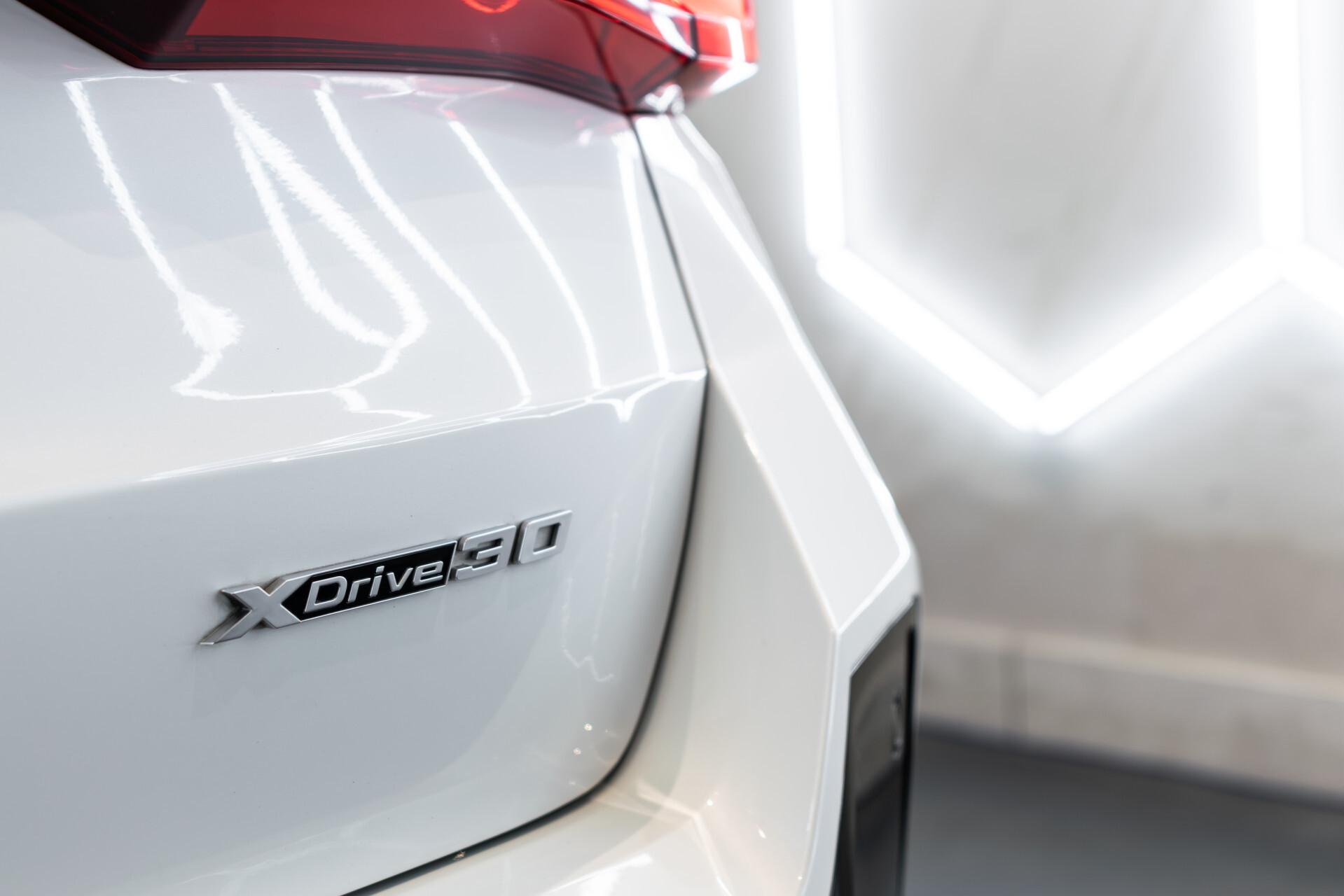 BMW iX1 xDrive30 M-sport Launch Edition 67 kWh Pano | Harman-Kardon | Massage | Incl. BTW Foto 30