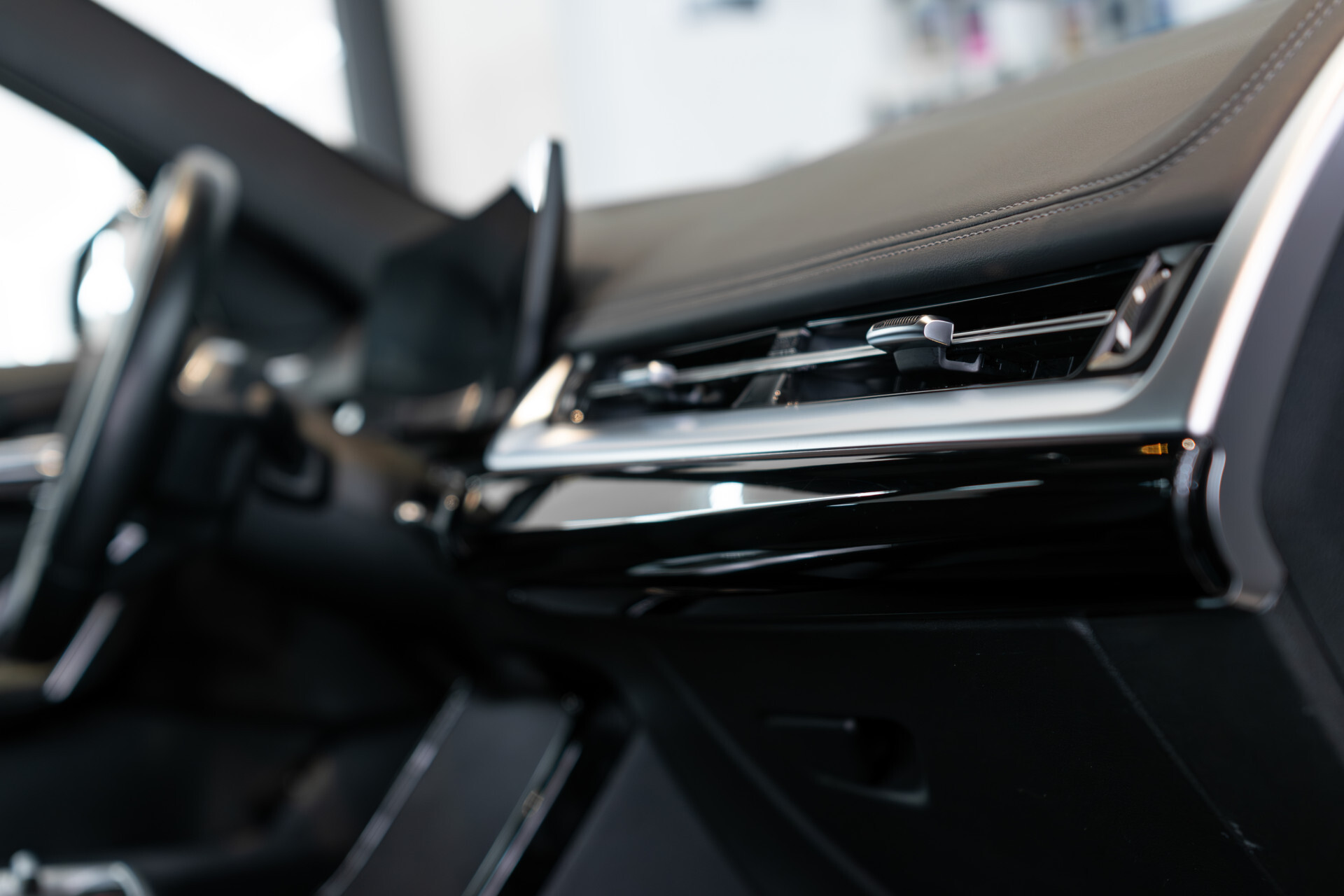 BMW iX1 xDrive30 M-sport Launch Edition 67 kWh Pano | Harman-Kardon | Massage | Incl. BTW Foto 36