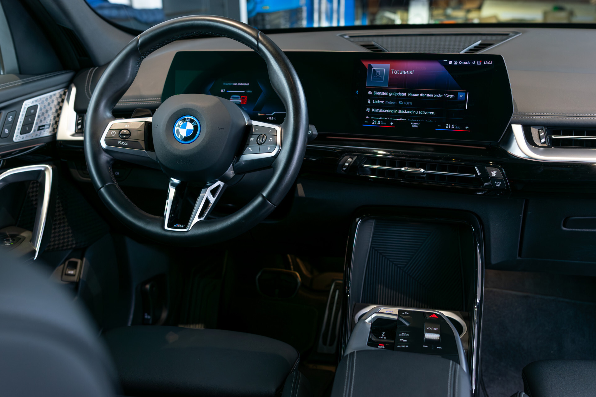 BMW iX1 xDrive30 M-sport Launch Edition 67 kWh Pano | Harman-Kardon | Massage | Incl. BTW Foto 42