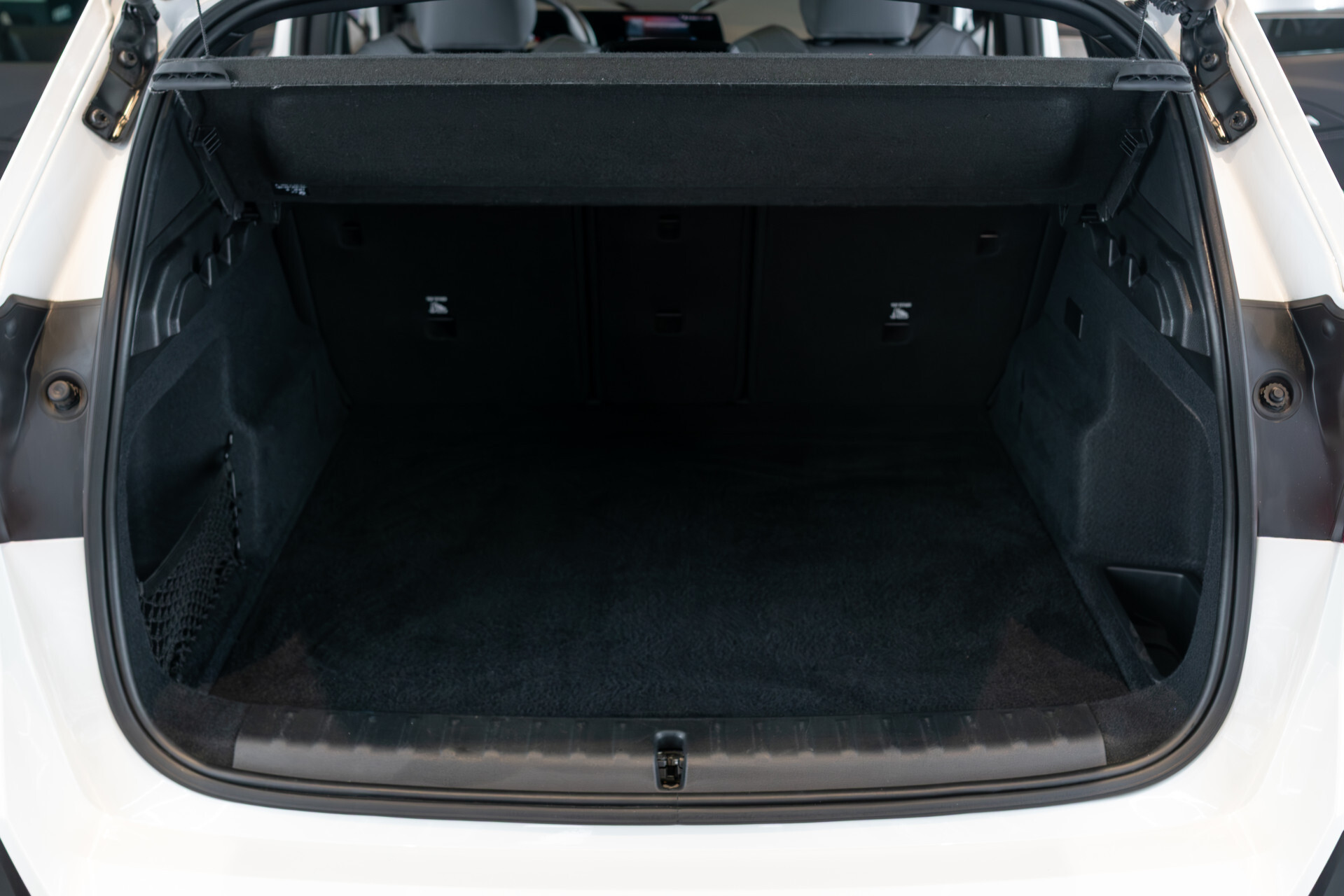 BMW iX1 xDrive30 M-sport Launch Edition 67 kWh Pano | Harman-Kardon | Massage | Incl. BTW Foto 45