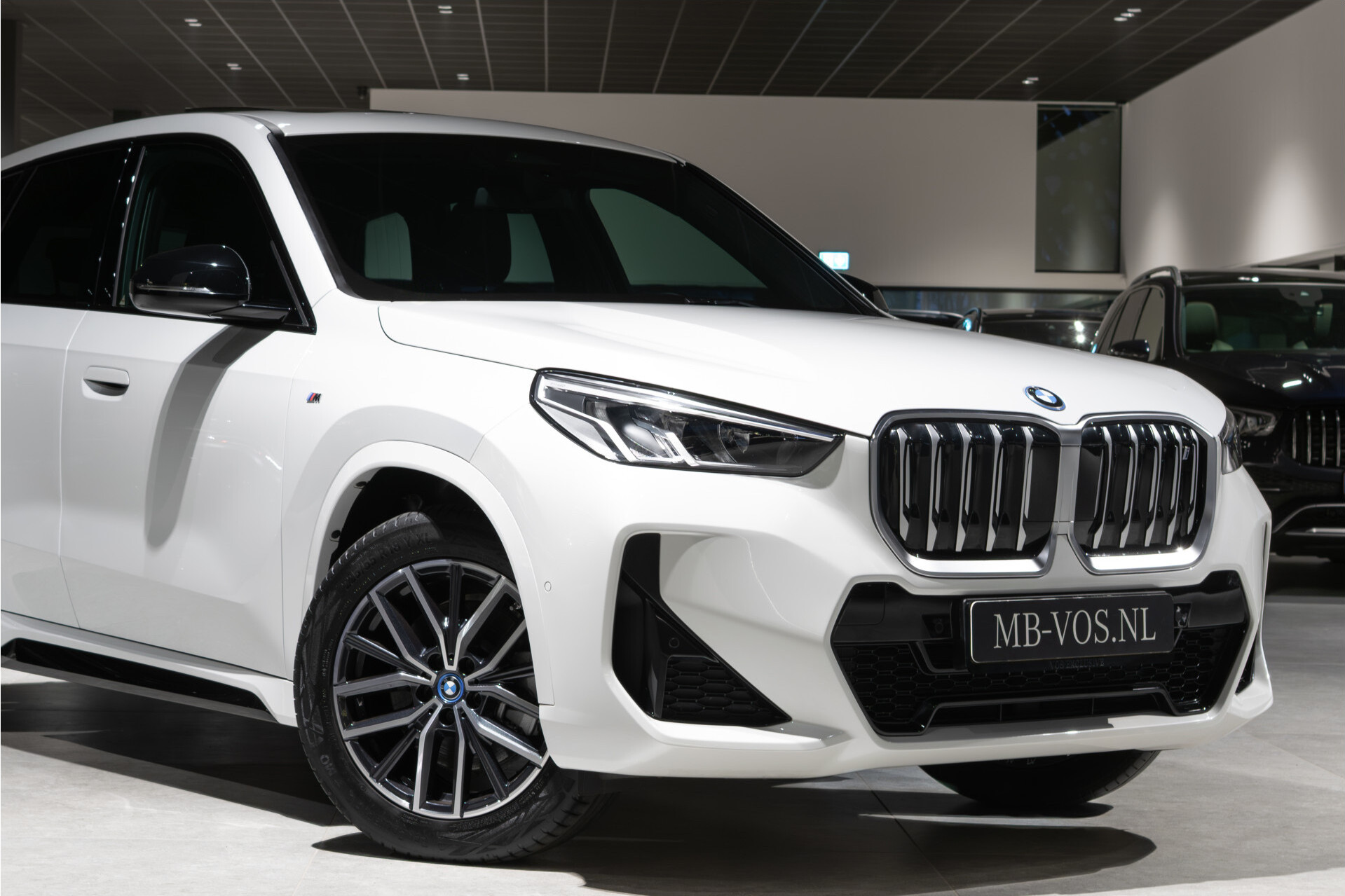 BMW iX1 xDrive30 M-sport Launch Edition 67 kWh Pano | Harman-Kardon | Massage | Incl. BTW Foto 46