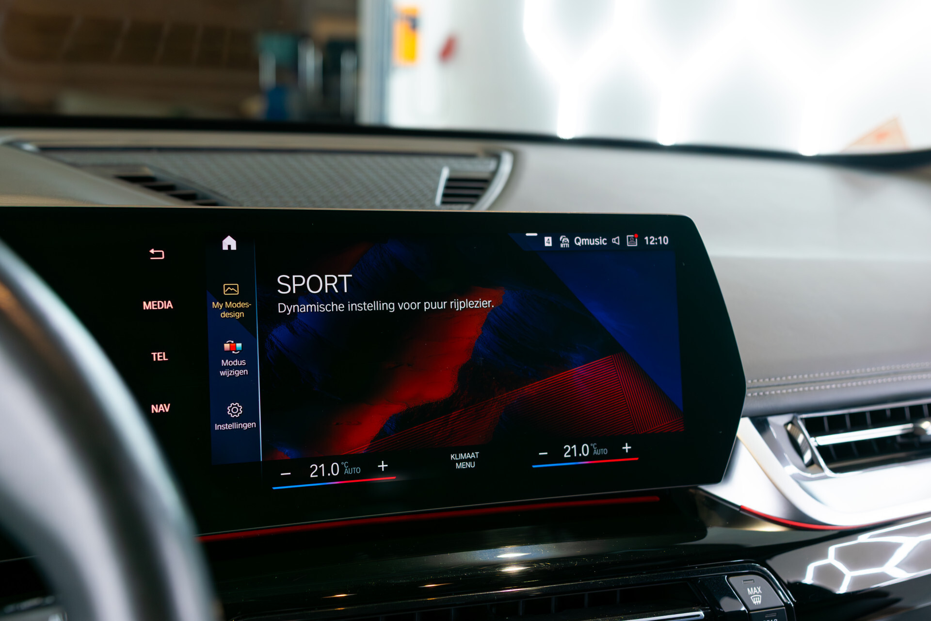 BMW iX1 xDrive30 M-sport Launch Edition 67 kWh Pano | Harman-Kardon | Massage | Incl. BTW Foto 9