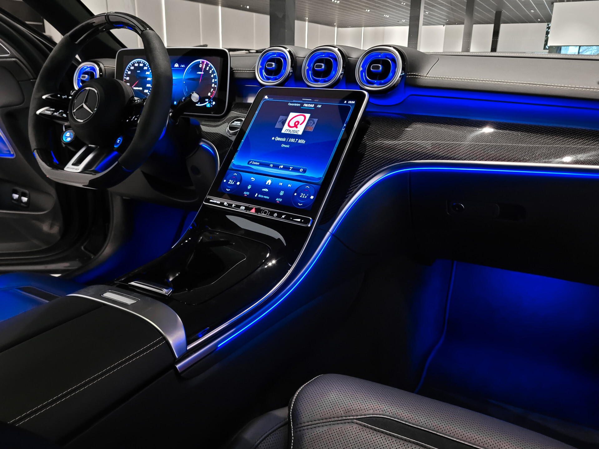 Mercedes-Benz C-Klasse AMG 63 S E Performance 4M+ 680 pk | Ceramic | Full Carbon | Aerodynamica | Night II | Performance Sound | 20" | Premium Plus Foto 9