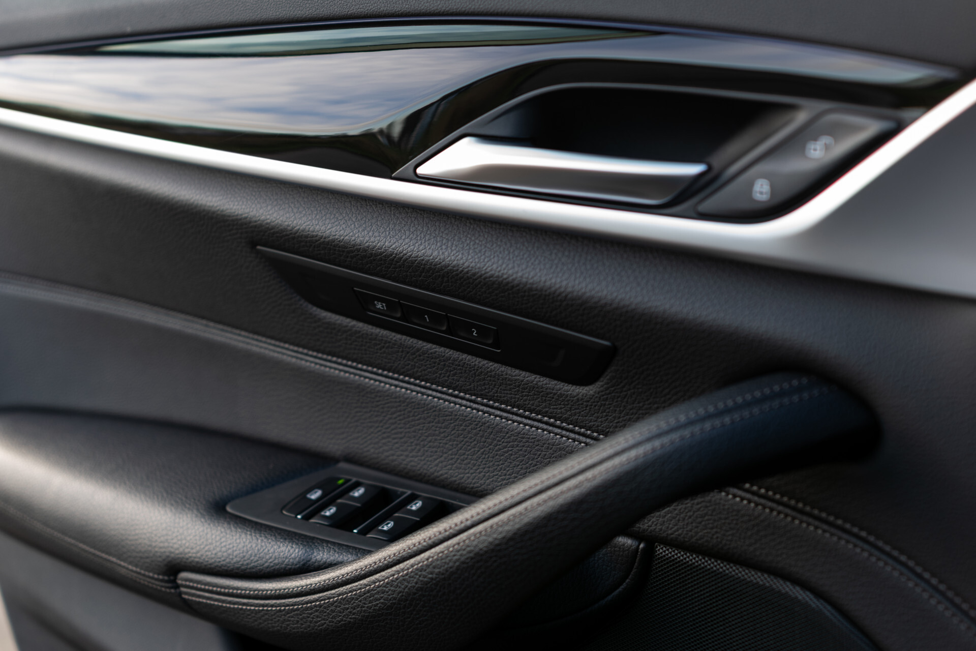 BMW 5 Serie 530i M-sport High Executive | ACC | Keyless | Pano Foto 14