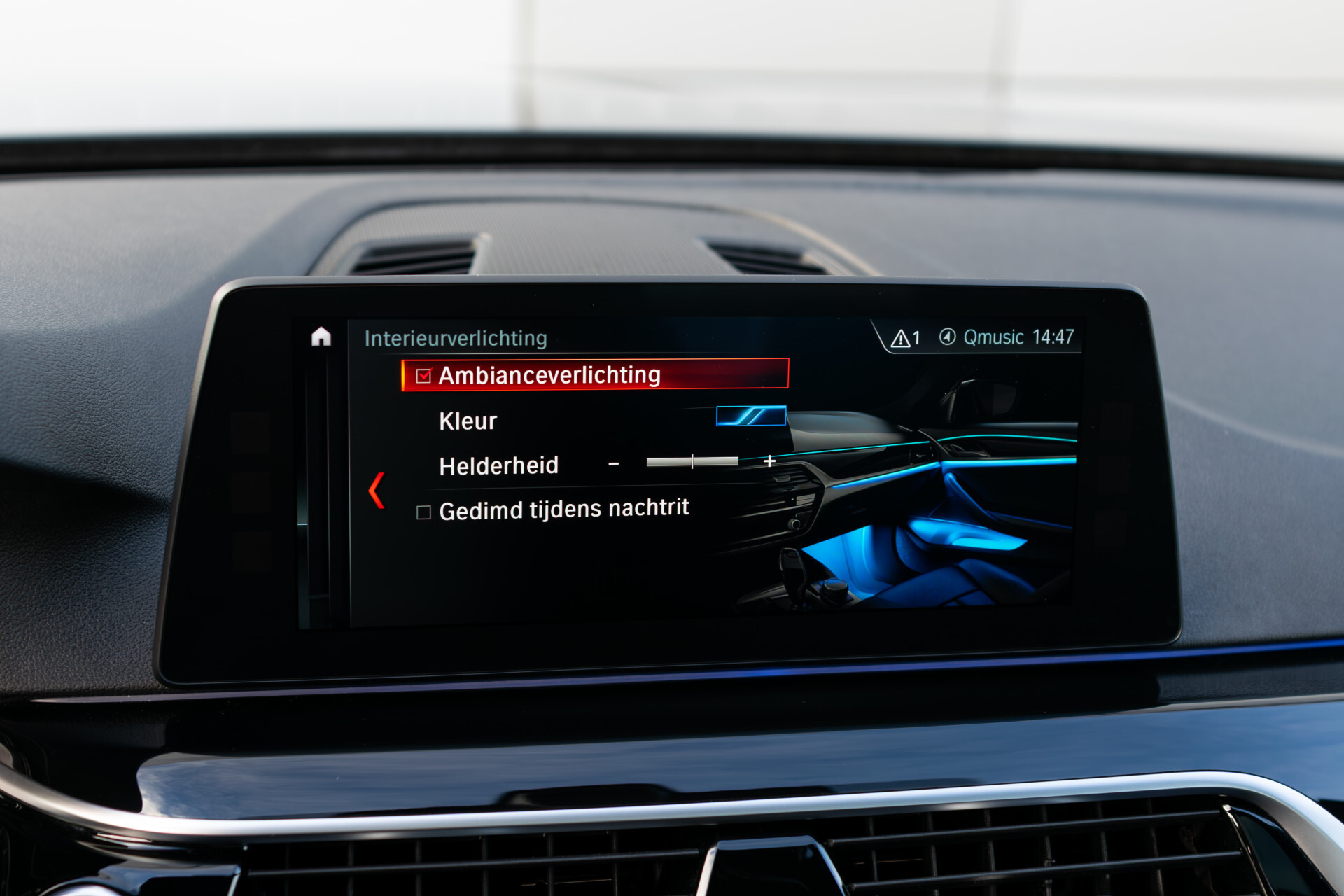 BMW 5 Serie 530i M-sport High Executive | ACC | Keyless | Pano Foto 21