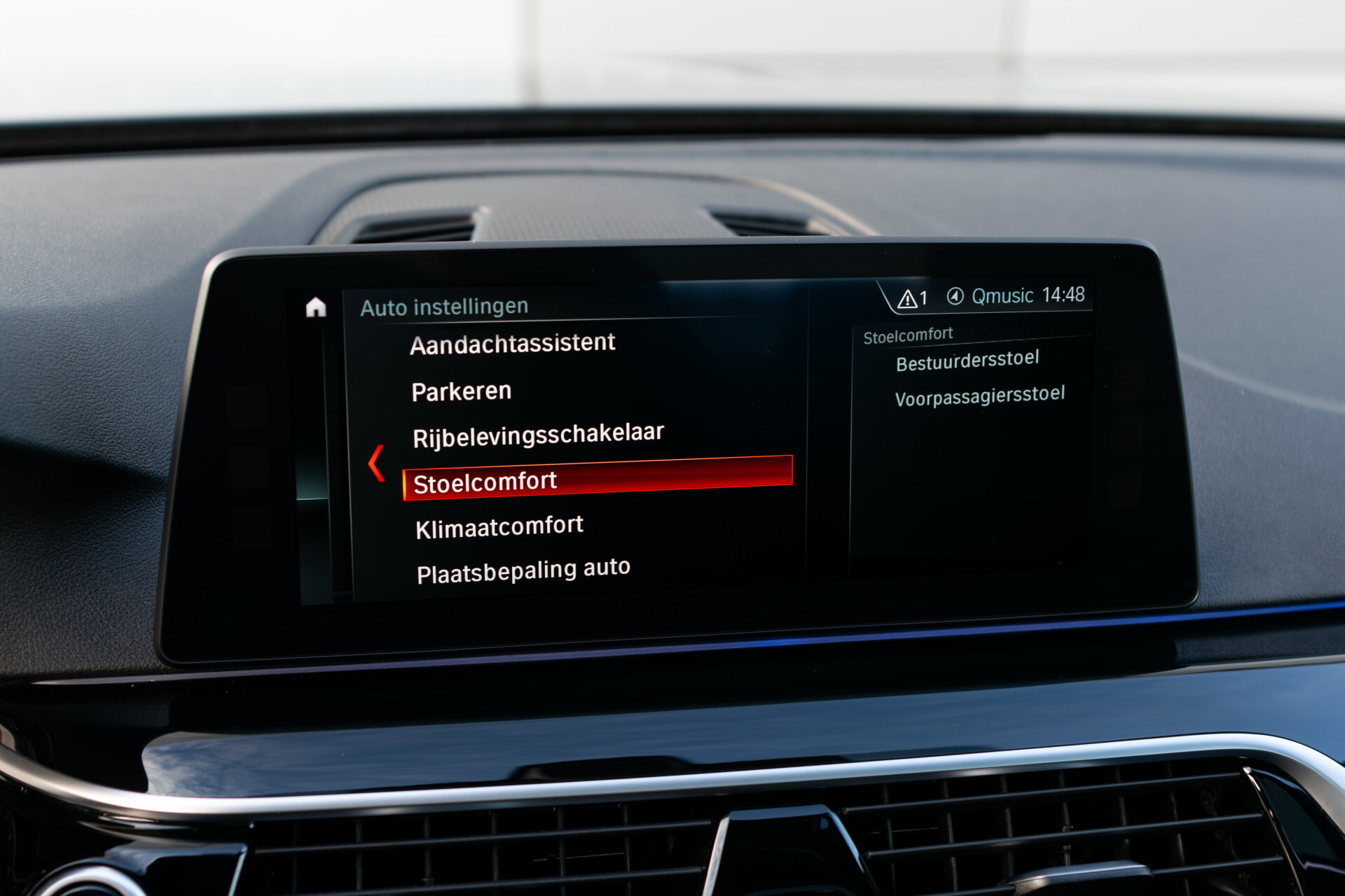 BMW 5 Serie 530i M-sport High Executive | ACC | Keyless | Pano Foto 31