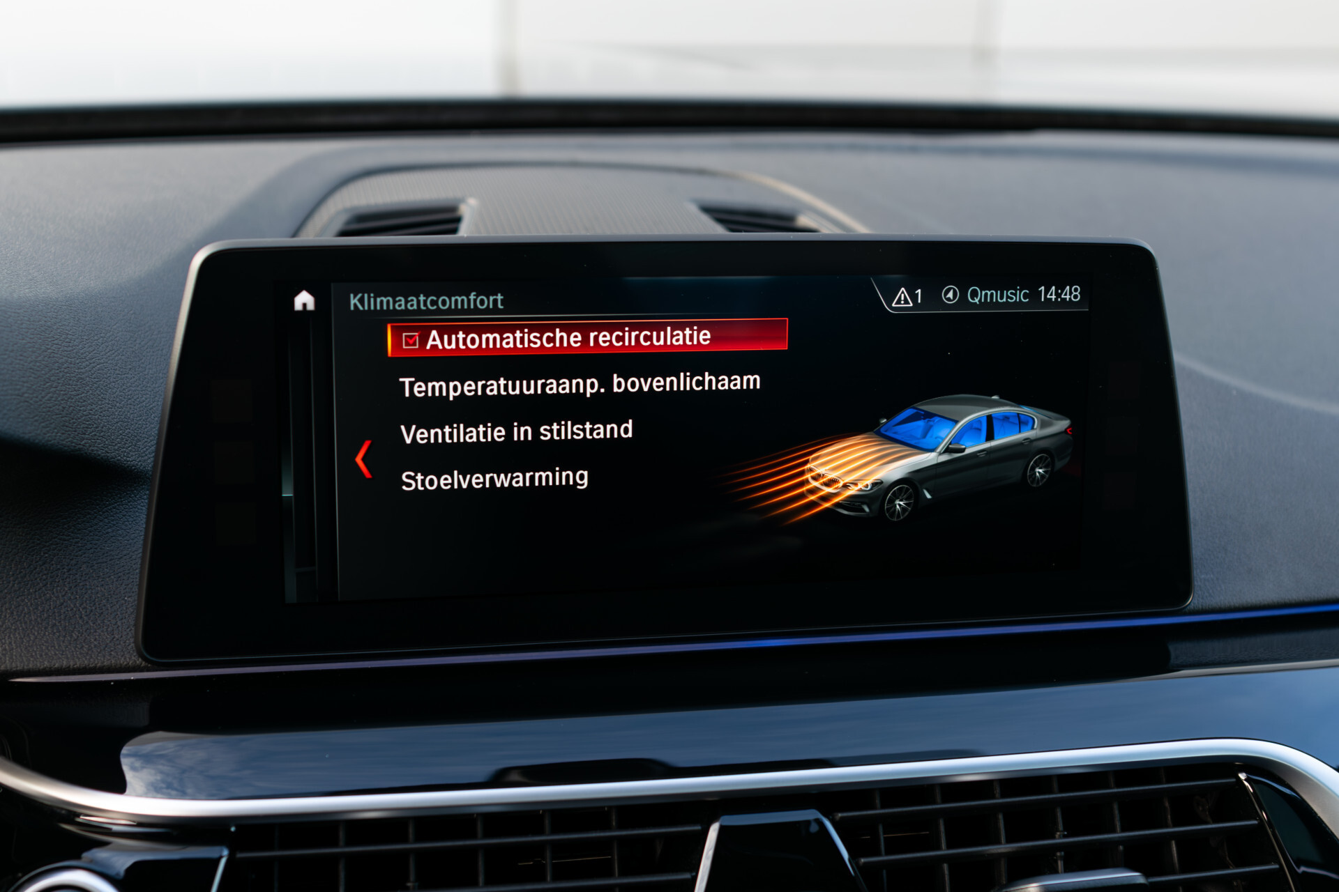 BMW 5 Serie 530i M-sport High Executive | ACC | Keyless | Pano Foto 33