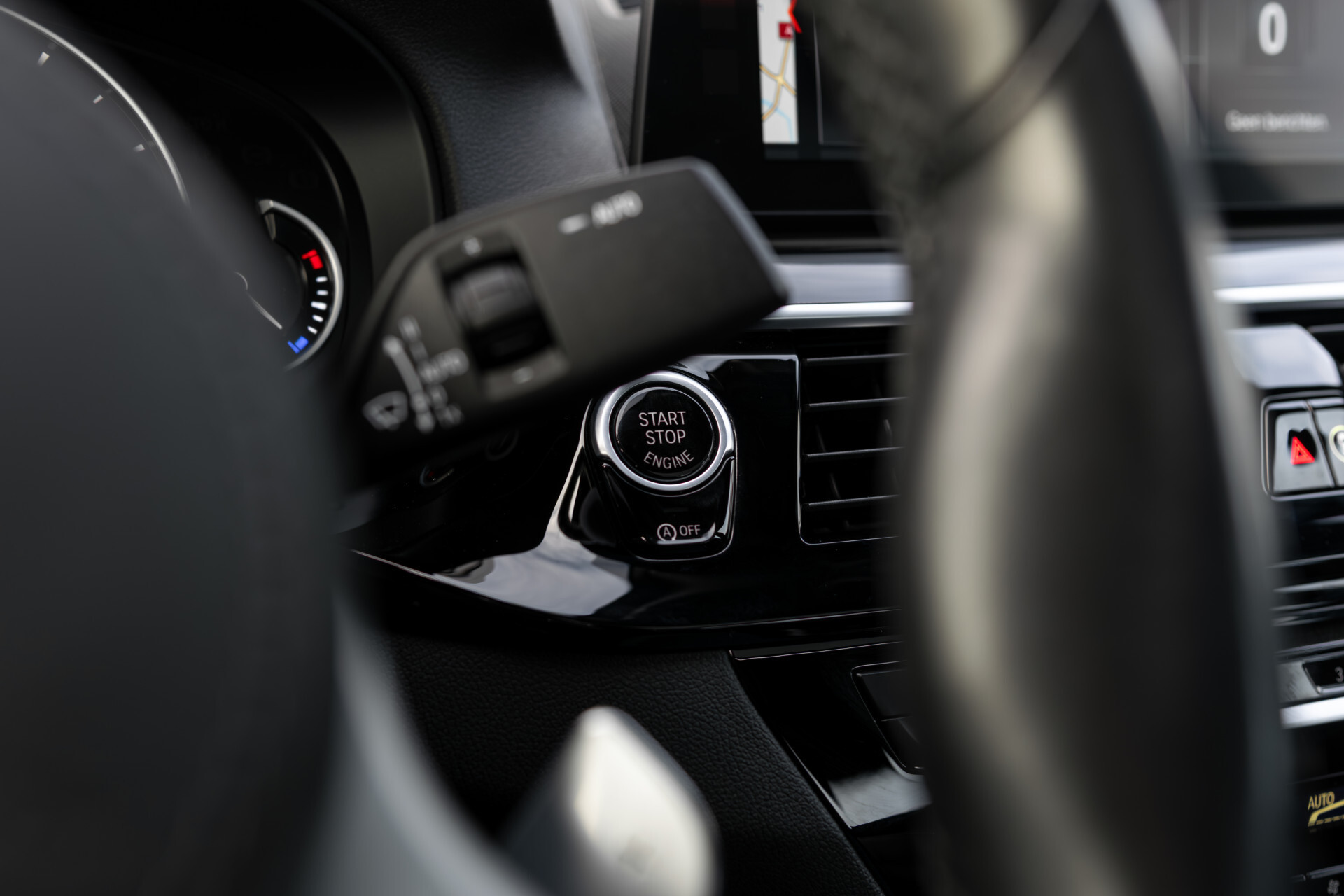 BMW 5 Serie 530i M-sport High Executive | ACC | Keyless | Pano Foto 38