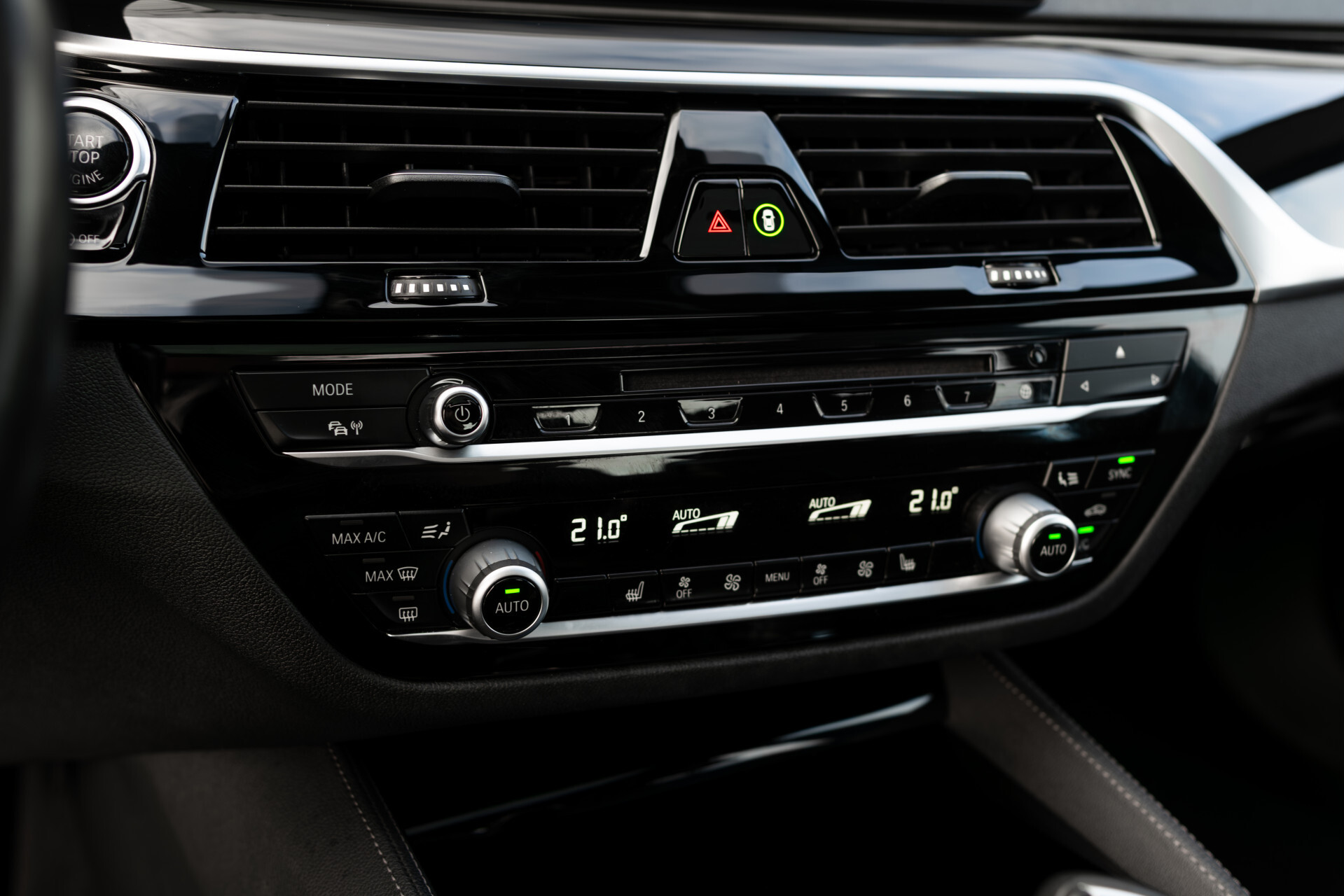 BMW 5 Serie 530i M-sport High Executive | ACC | Keyless | Pano Foto 39