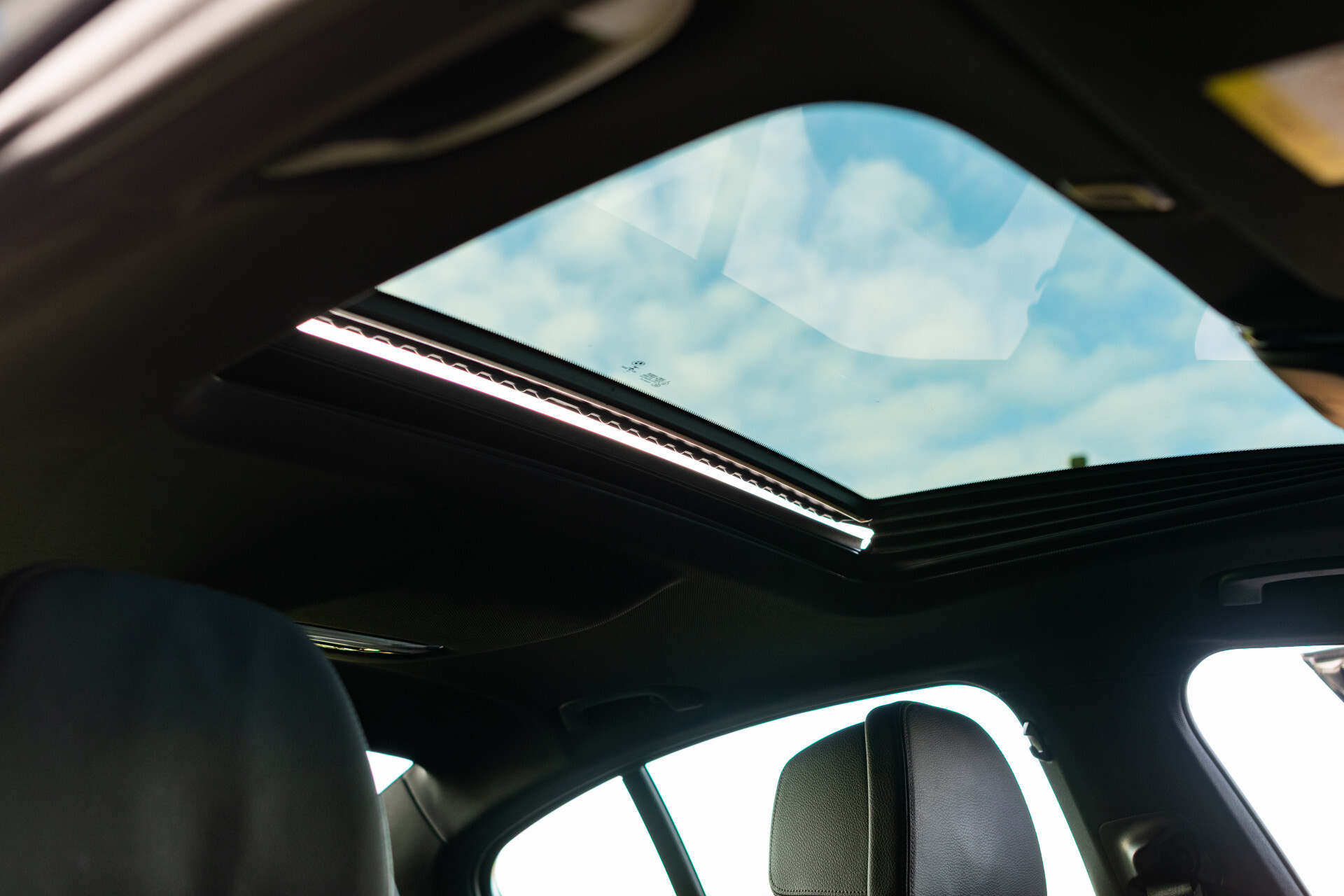 BMW 5 Serie 530i M-sport High Executive | ACC | Keyless | Pano Foto 47