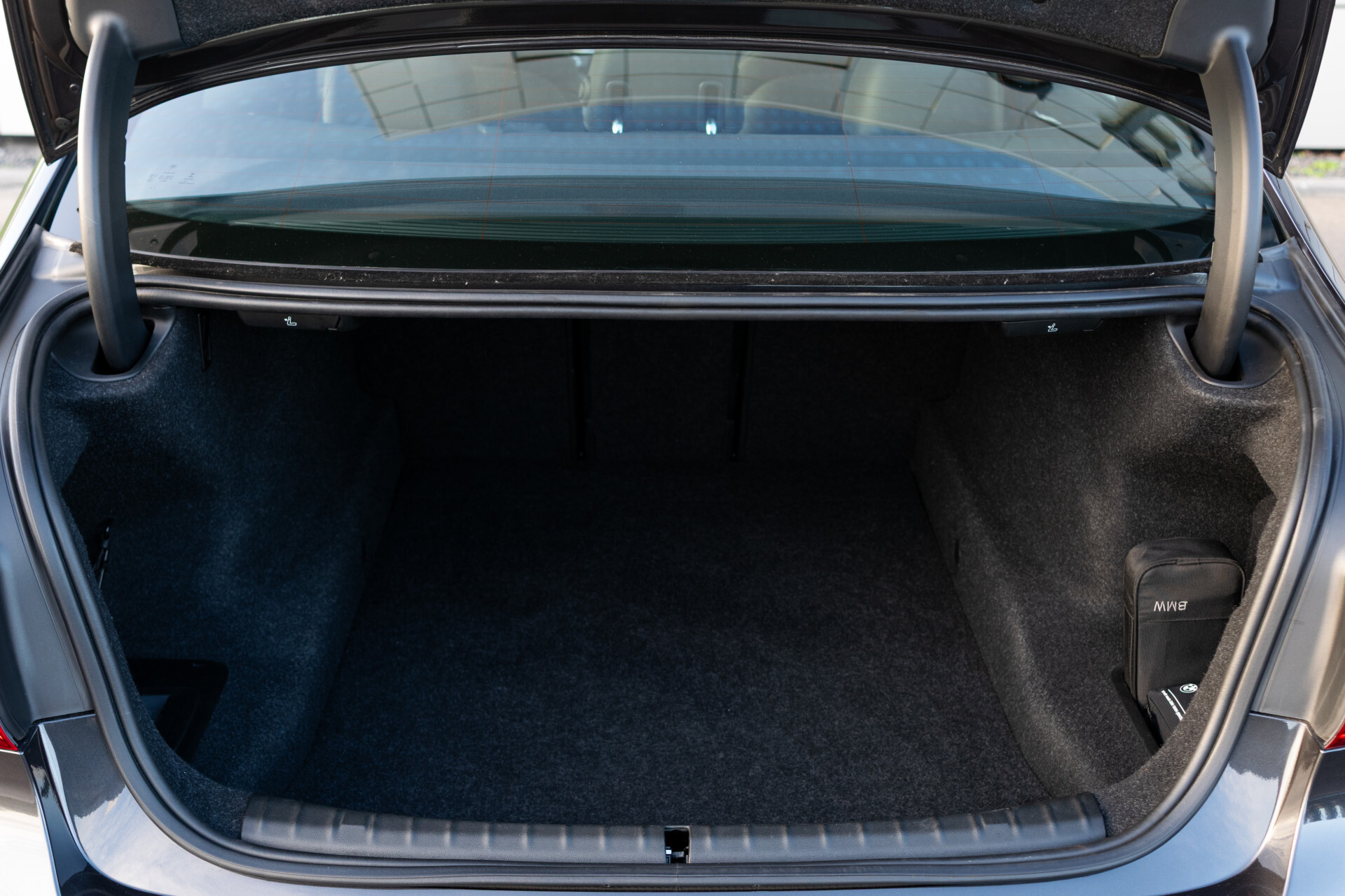 BMW 5 Serie 530i M-sport High Executive | ACC | Keyless | Pano Foto 48