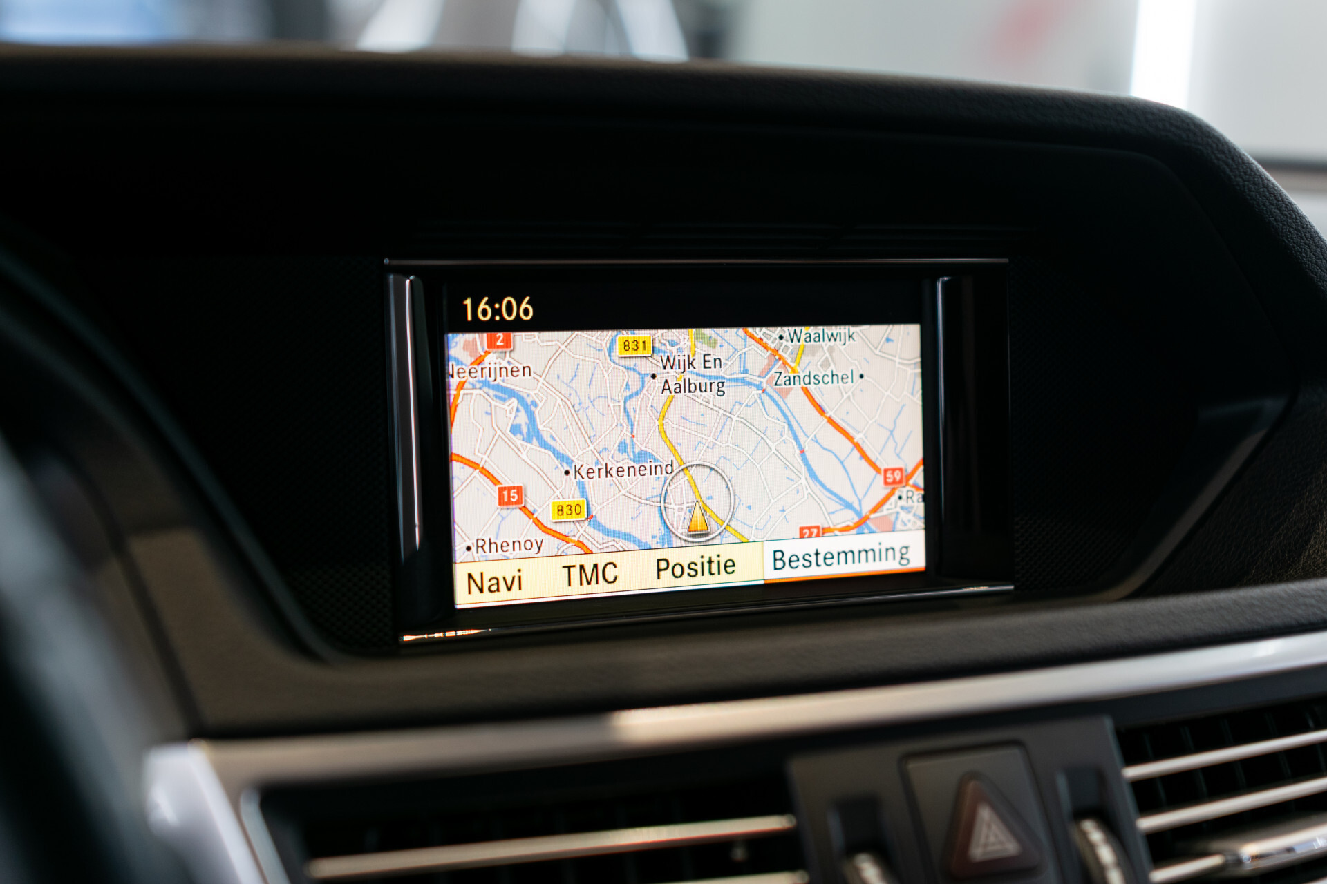 Mercedes-Benz E-Klasse Estate 200 CGI Edition Sport Leder | Trekhaak | Xenon | Verw-stoelen | LED | Privacyglas | Aut7 Foto 13