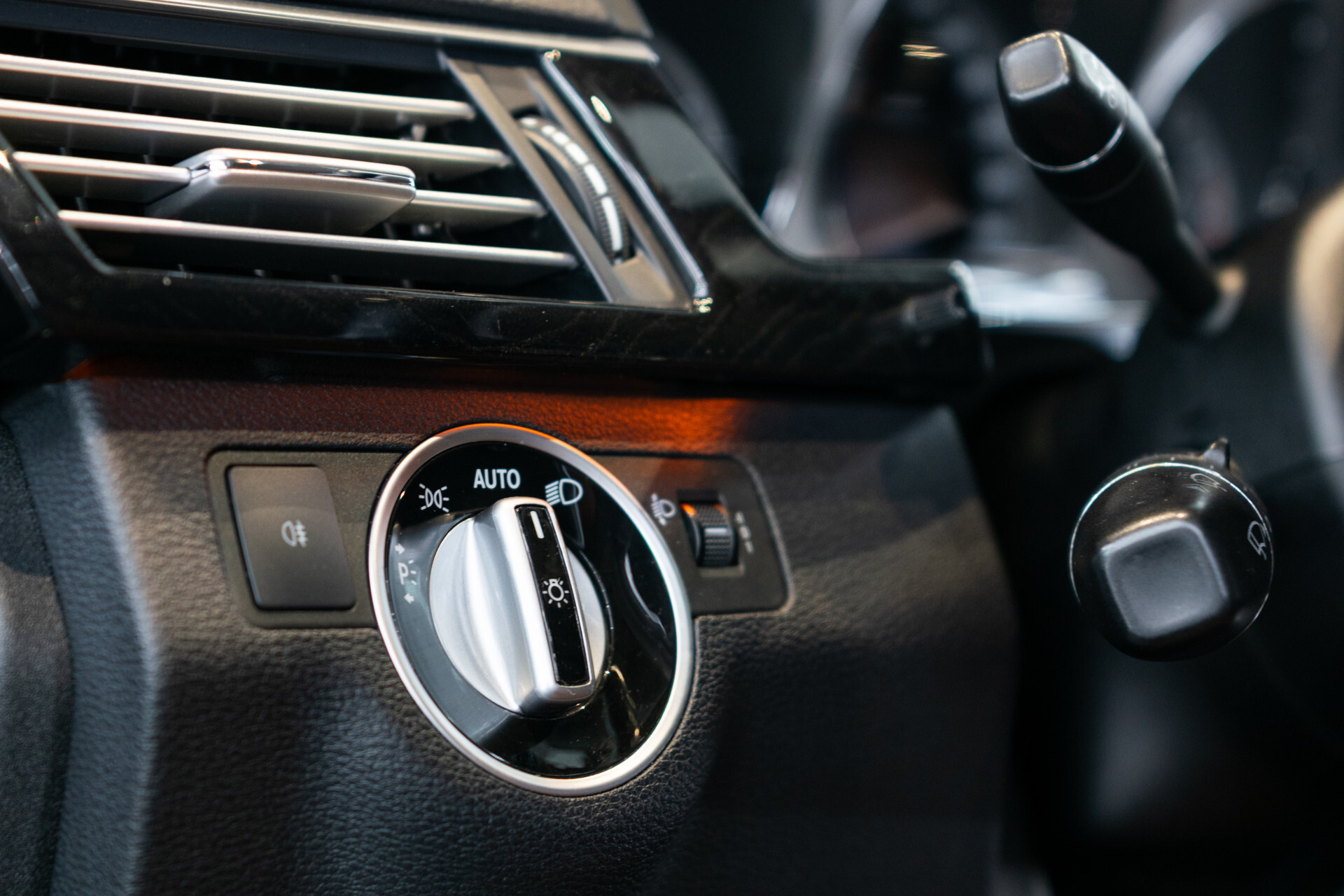 Mercedes-Benz E-Klasse Estate 200 CGI Edition Sport Leder | Trekhaak | Xenon | Verw-stoelen | LED | Privacyglas | Aut7 Foto 14