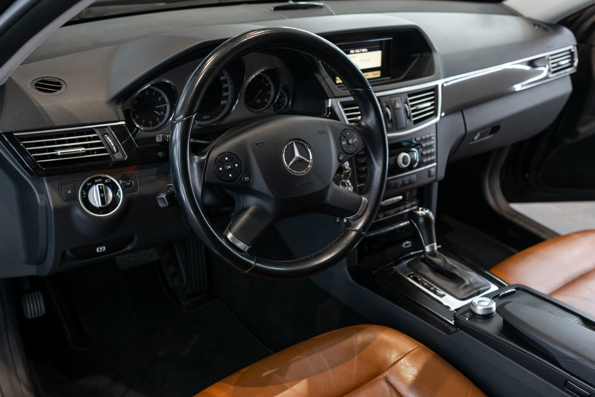 Mercedes-Benz E-Klasse Estate 200 CGI Edition Sport Leder | Trekhaak | Xenon | Verw-stoelen | LED | Privacyglas | Aut7 Foto 16