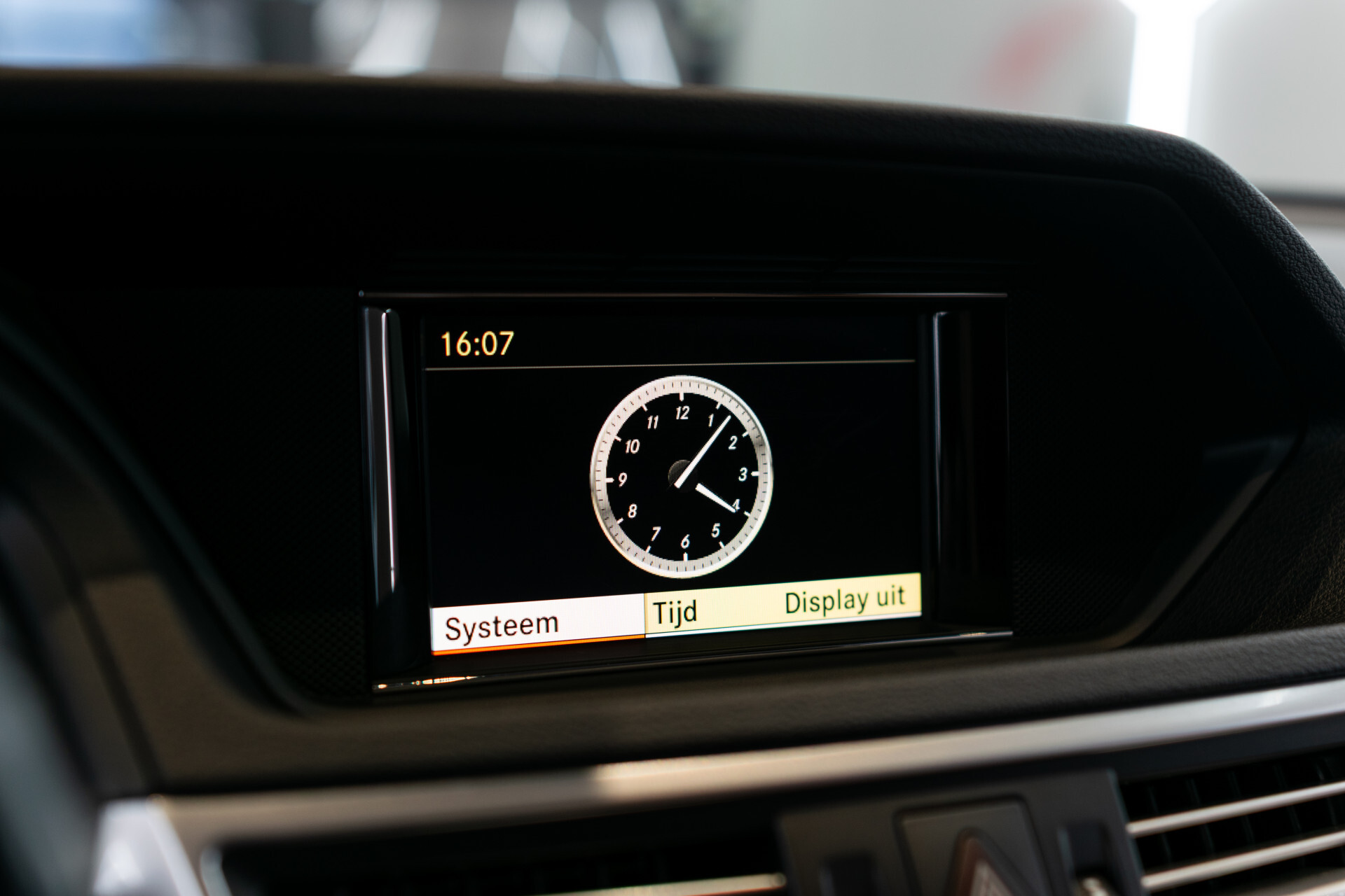 Mercedes-Benz E-Klasse Estate 200 CGI Edition Sport Leder | Trekhaak | Xenon | Verw-stoelen | LED | Privacyglas | Aut7 Foto 17