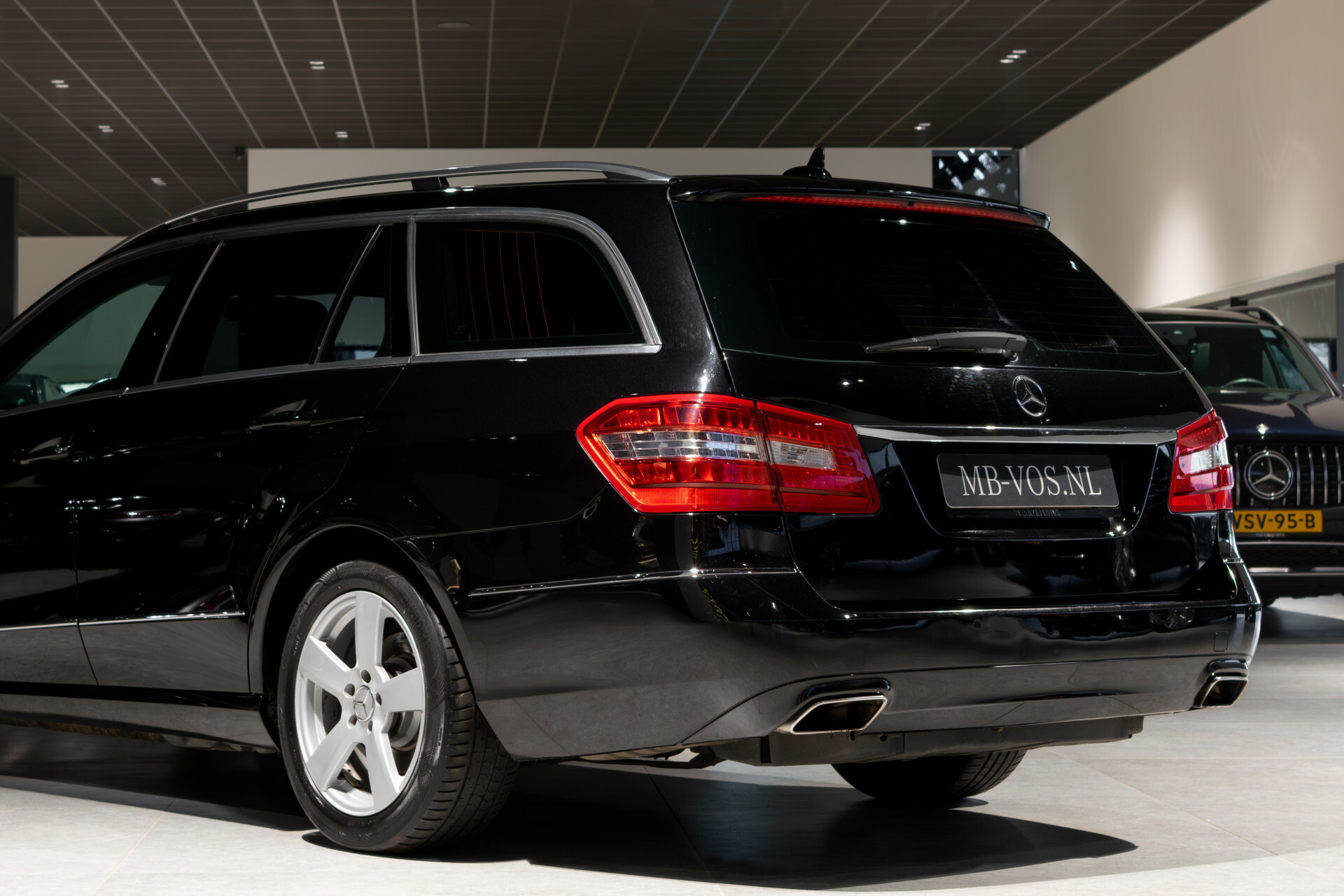 Mercedes-Benz E-Klasse Estate 200 CGI Edition Sport Leder | Trekhaak | Xenon | Verw-stoelen | LED | Privacyglas | Aut7 Foto 30