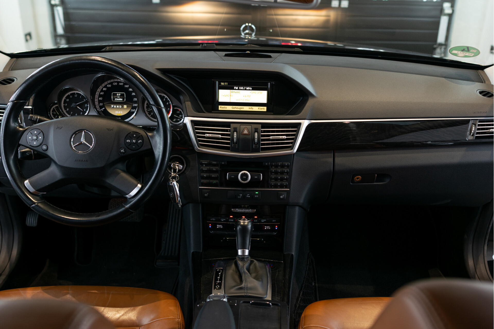 Mercedes-Benz E-Klasse Estate 200 CGI Edition Sport Leder | Trekhaak | Xenon | Verw-stoelen | LED | Privacyglas | Aut7 Foto 37