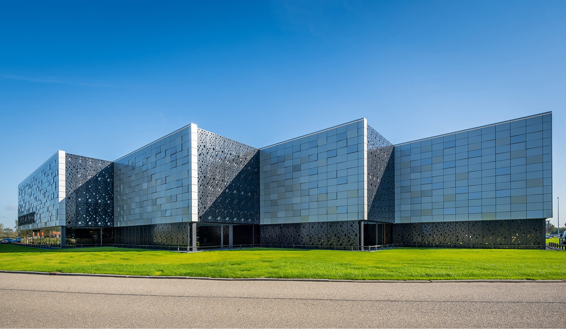 Mercedes-Benz GLC 220 d 4-M AMG Pano | ACC | Trekhaak | Comand | HUD | Camera | LED Aut9 Foto 5