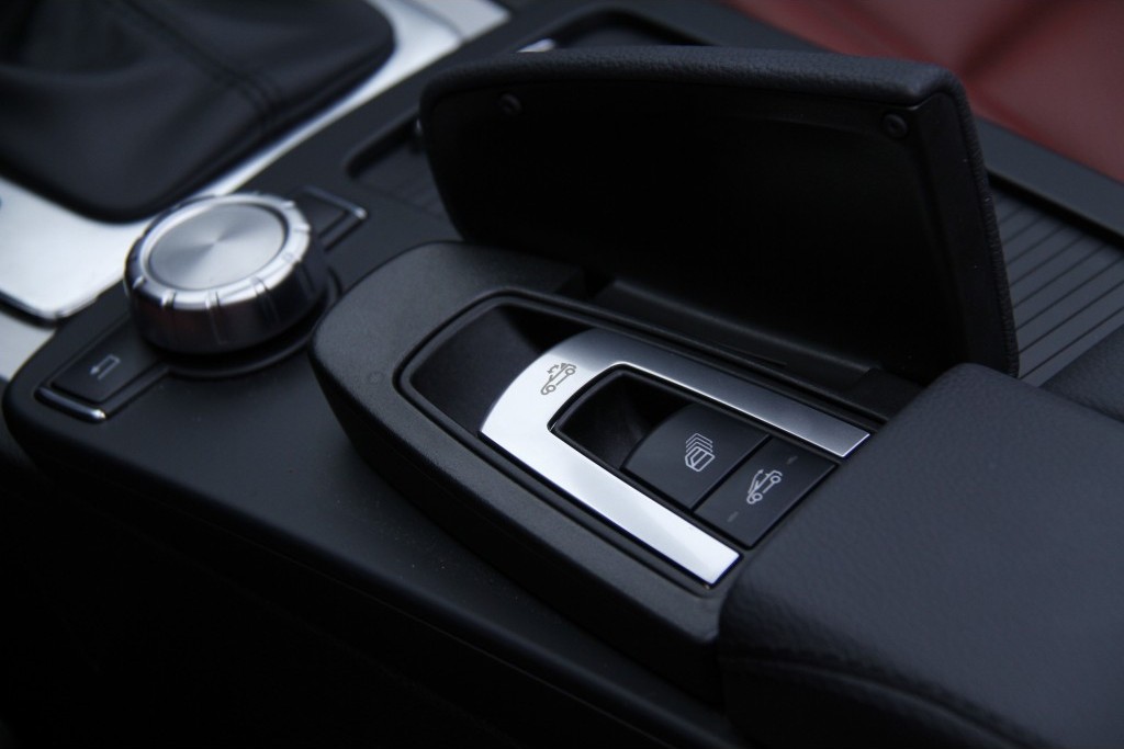 Mercedes-Benz E-Klasse 250 BE Cabriolet AMG Comand/Sound Aut7 Foto 12