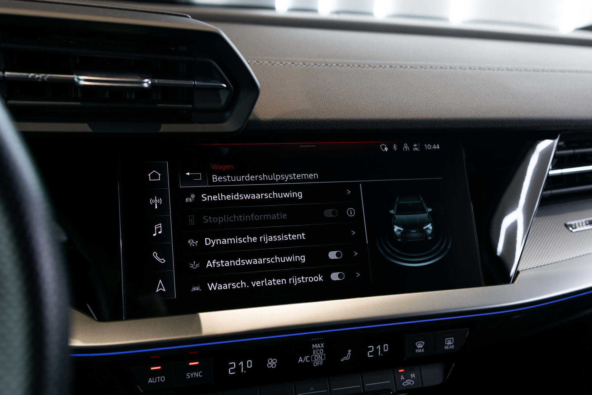 Audi A3 Sportback 30 TFSI S-Line Edition Blackline | Virtual | MMI Plus | Sound | LED | Sportstoelen | 18" | Ambient | New service/apk Foto 25