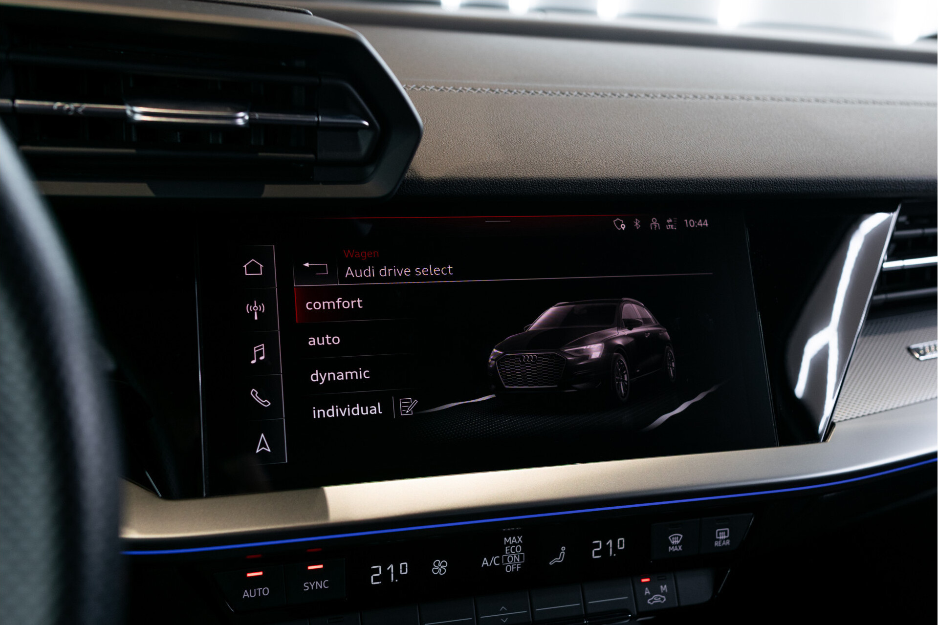 Audi A3 Sportback 30 TFSI S-Line Edition Blackline | Virtual | MMI Plus | Sound | LED | Sportstoelen | 18" | Ambient | New service/apk Foto 27