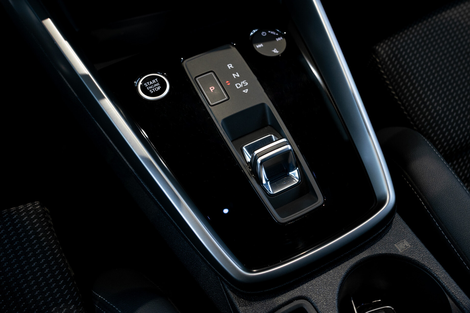 Audi A3 Sportback 30 TFSI S-Line Edition Blackline | Virtual | MMI Plus | Sound | LED | Sportstoelen | 18" | Ambient | New service/apk Foto 35