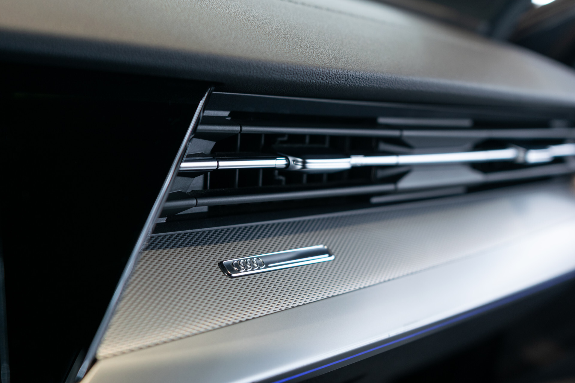 Audi A3 Sportback 30 TFSI S-Line Edition Blackline | Virtual | MMI Plus | Sound | LED | Sportstoelen | 18" | Ambient | New service/apk Foto 37