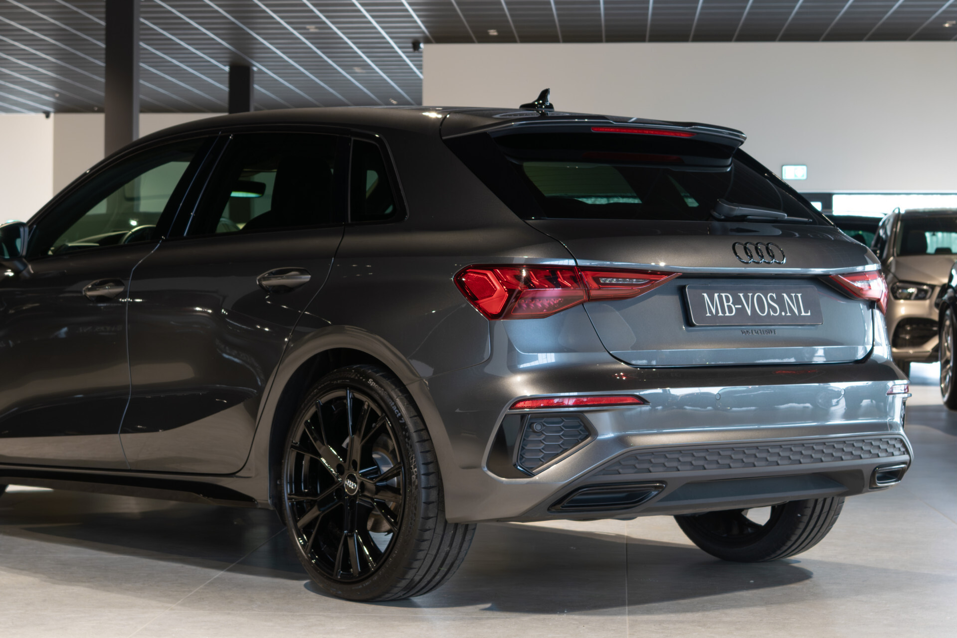 Audi A3 Sportback 30 TFSI S-Line Edition Blackline | Virtual | MMI Plus | Sound | LED | Sportstoelen | 18" | Ambient | New service/apk Foto 4