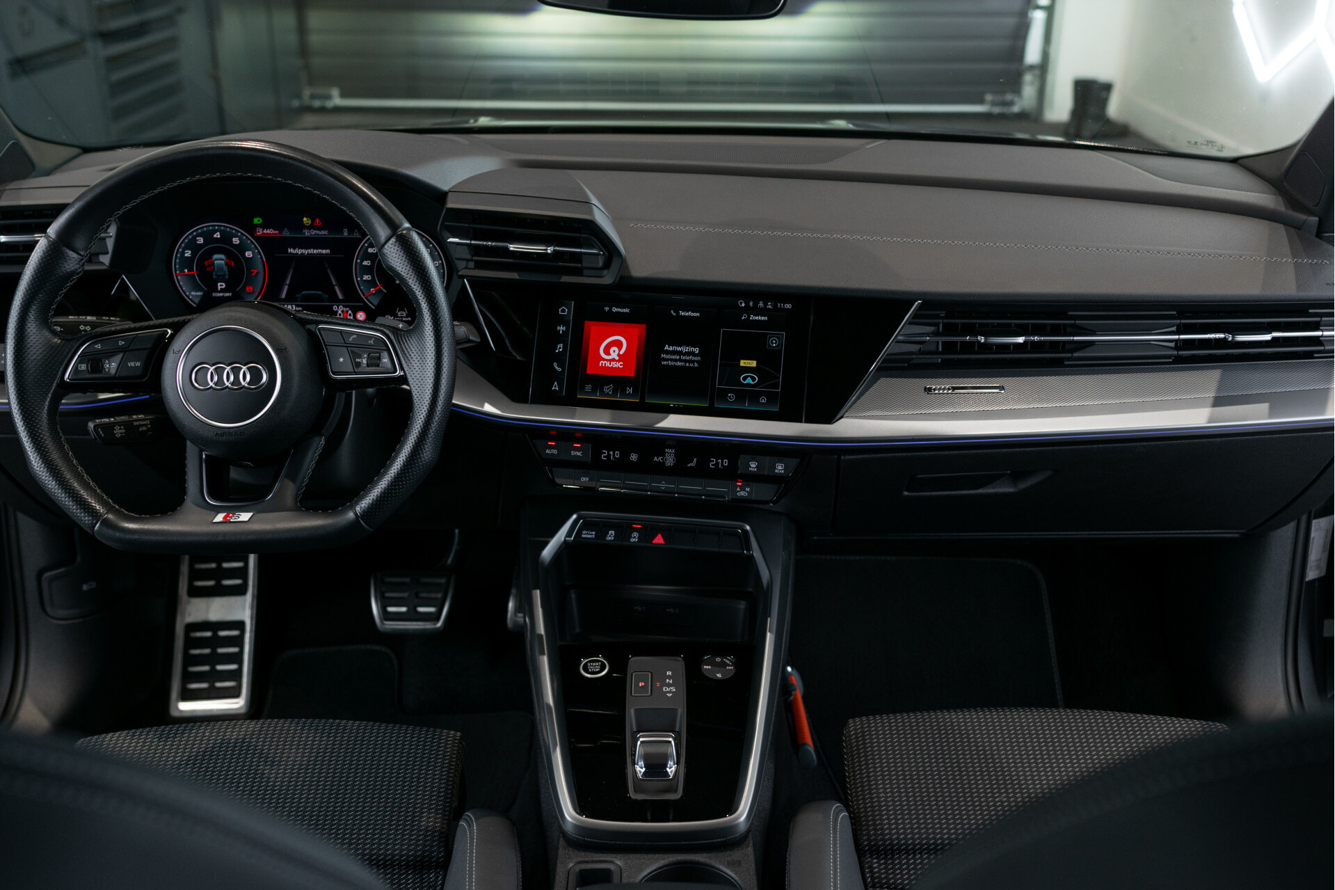 Audi A3 Sportback 30 TFSI S-Line Edition Blackline | Virtual | MMI Plus | Sound | LED | Sportstoelen | 18" | Ambient | New service/apk Foto 42