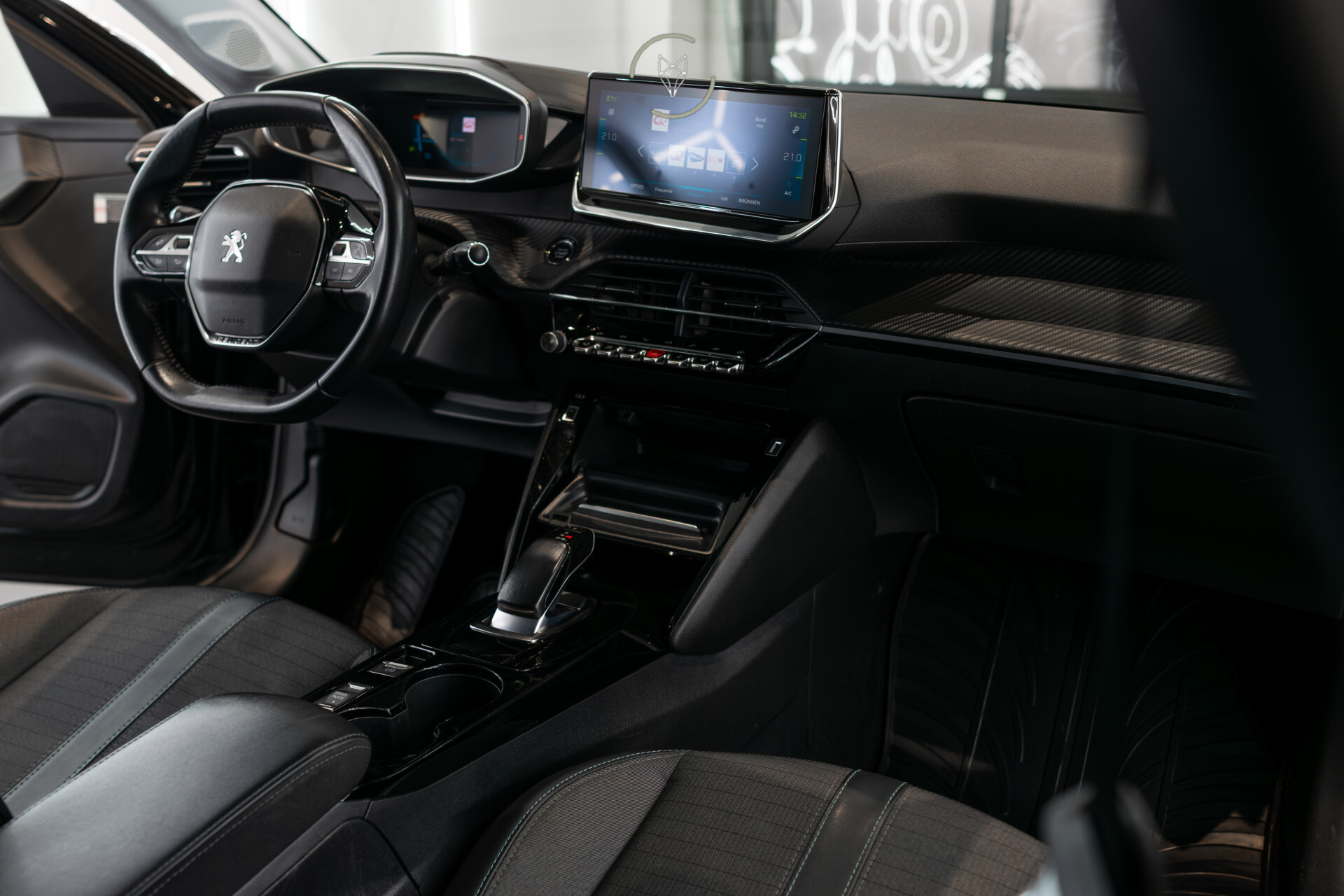 Peugeot e-208 EV Allure 50 kWh Camera | ECC | 1ste eigenaar | BTW | New service Foto 22