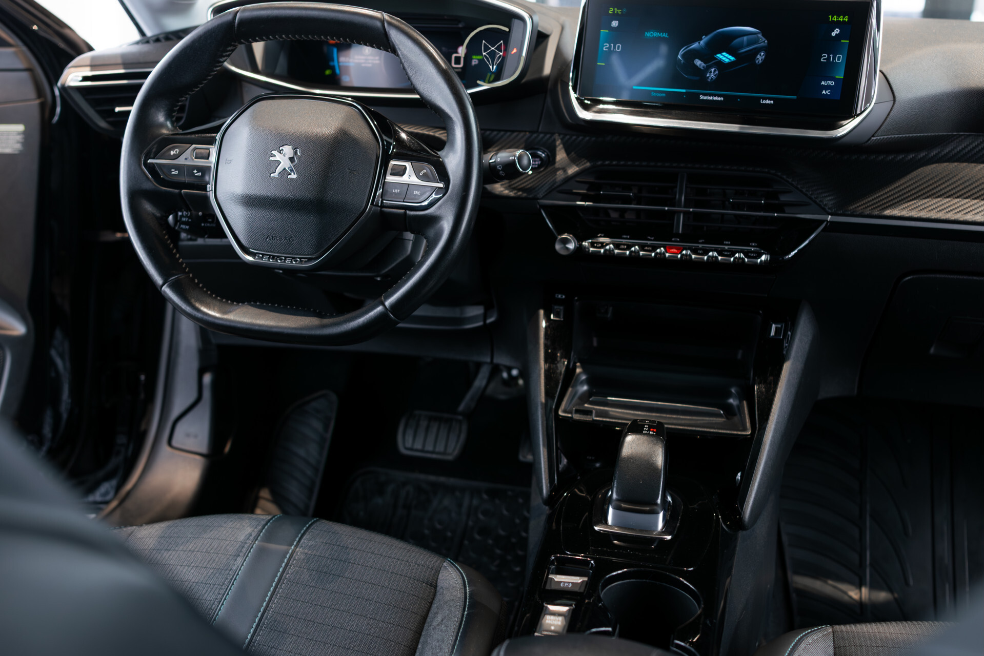 Peugeot e-208 EV Allure 50 kWh Camera | ECC | 1ste eigenaar | BTW | New service Foto 26
