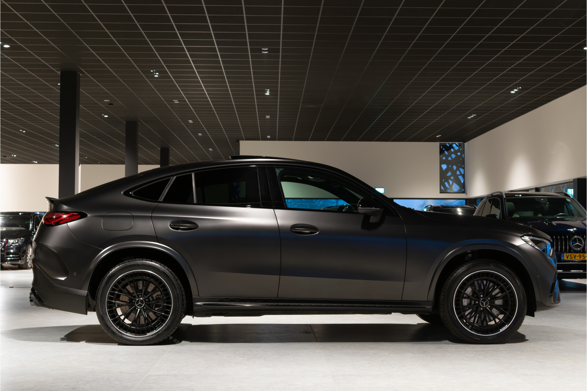 Mercedes-Benz GLC Coupé 400e 4M AMG Optiekpakket | Manufaktur | ACC | Night | 360° | Burmester | Pano | Mem Foto 3