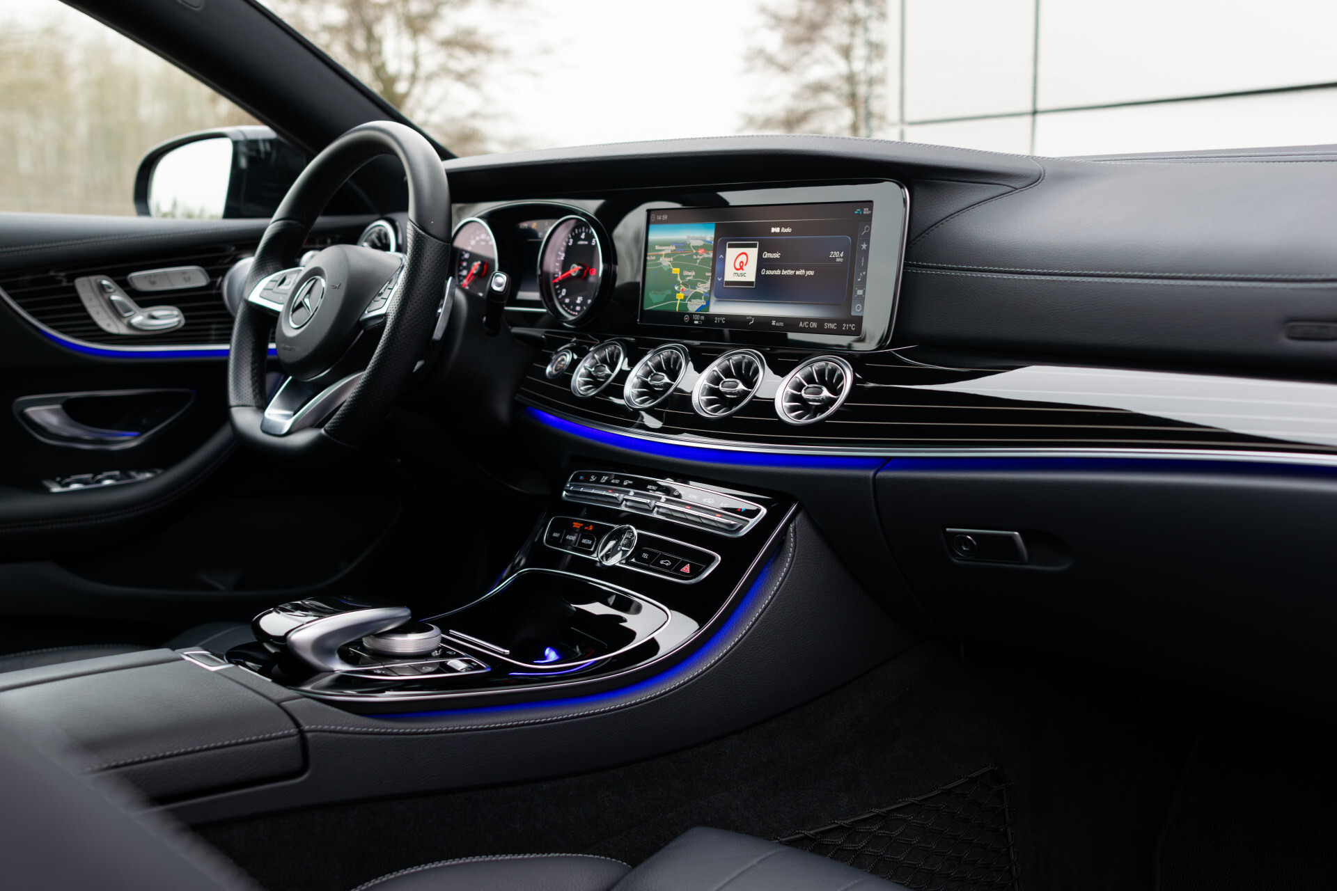 Mercedes-Benz E-Klasse Coupé 300 AMG Night | Pano | Keylessf | Distronic | Burmester | Mem | Flowing Lines Foto 8