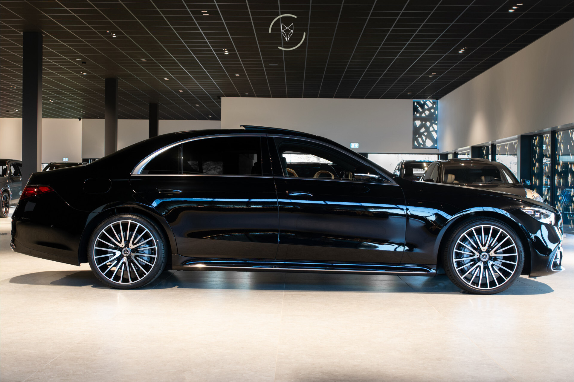 Mercedes-Benz S-Klasse 500 Lang 4M AMG Burmester 4D | First Class | Exclusiefpakket | Klaptafels | Standkachel | Koelkast | 4x Massage | 21” Foto 5