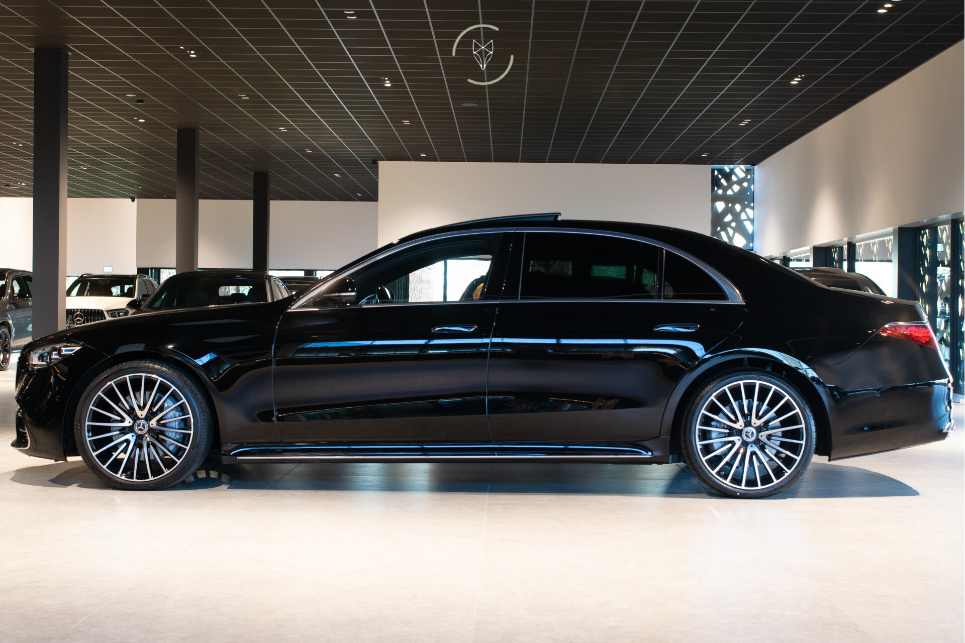 Mercedes-Benz S-Klasse 500 Lang 4M AMG Burmester 4D | First Class | Exclusiefpakket | Klaptafels | Standkachel | Koelkast | 4x Massage | 21” Foto 6