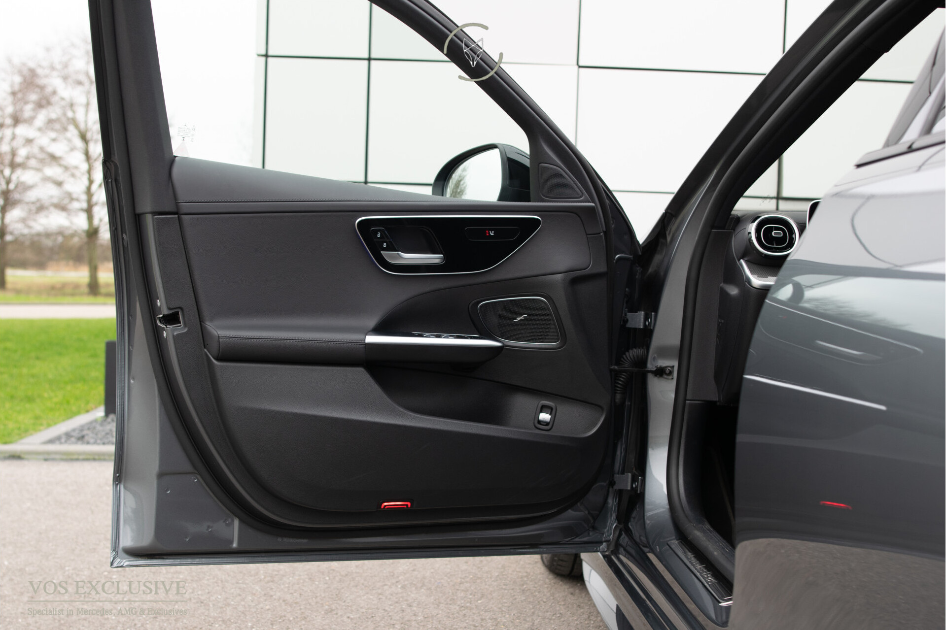 Mercedes-Benz C-Klasse Estate 300 AMG Night Massage | ACC | Keyless | Pano | 360 | Soundsysteem | LED | 19" | New Service Foto 9