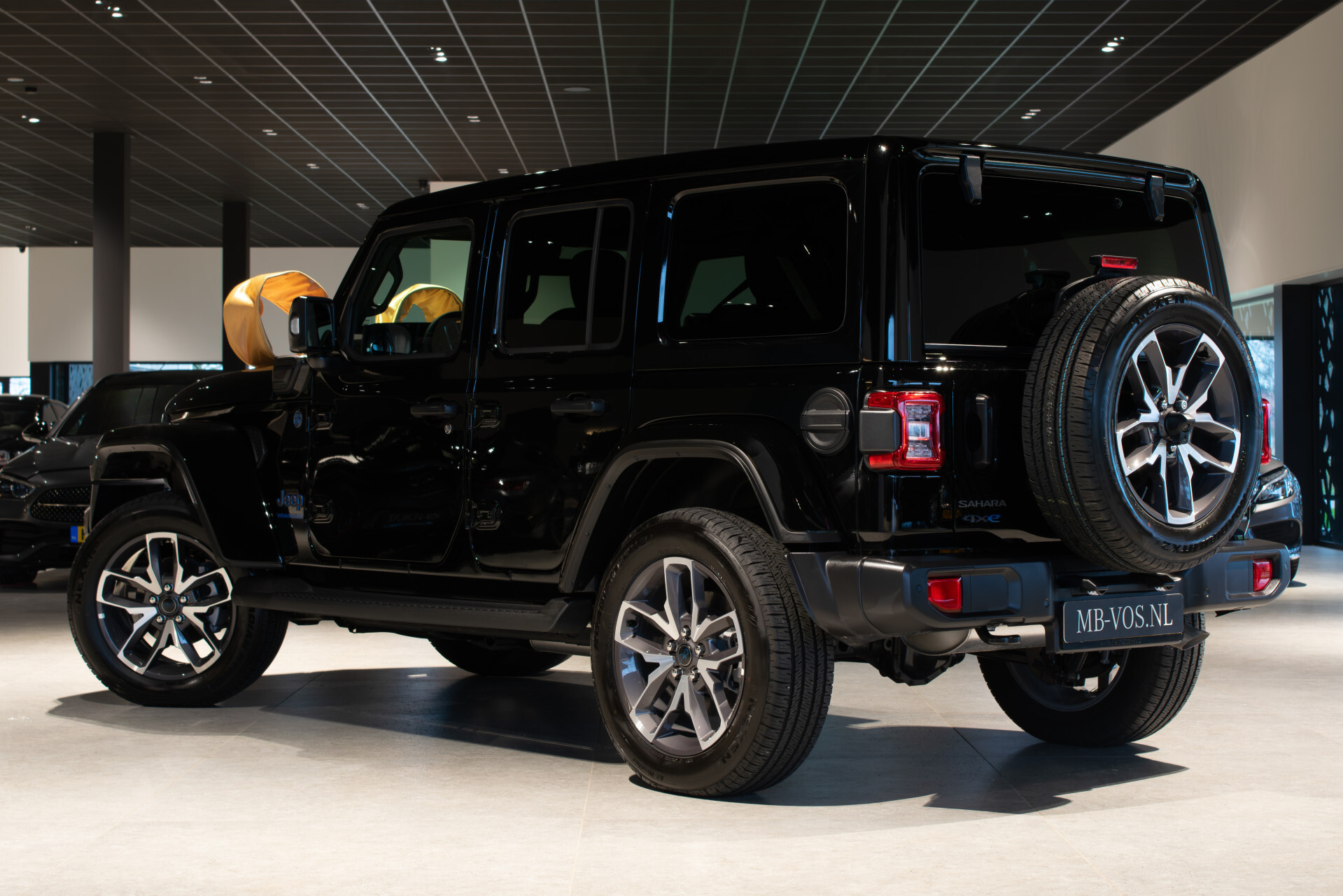 Jeep Wrangler Unlimited 4xe 380 Sahara Hartop | Keyless | ACC | 18'' | LED | Treekplanken | Stuur+stoelverwm. Foto 4