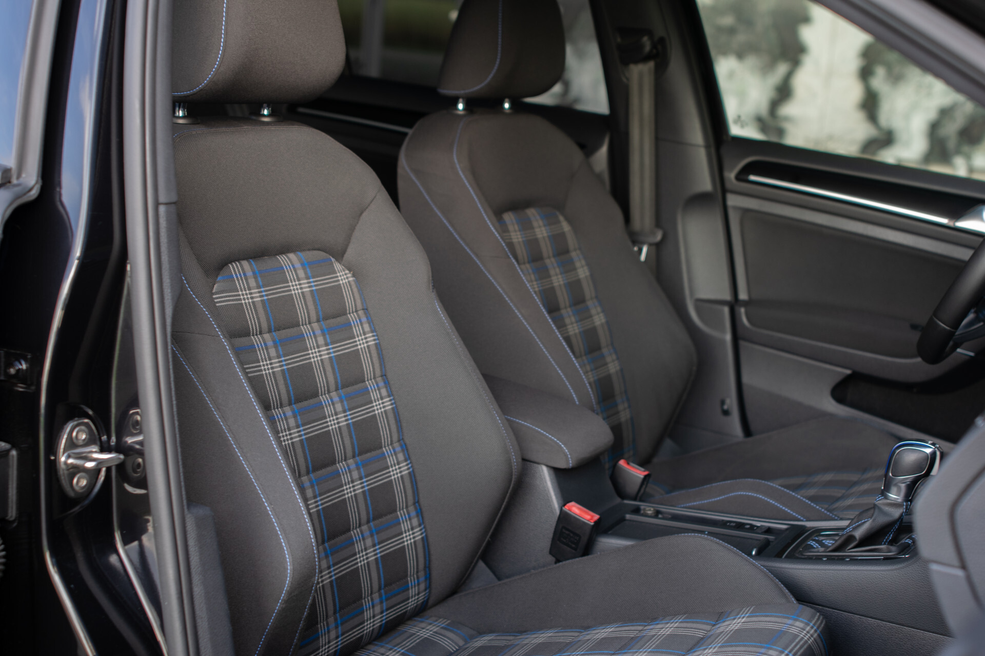 Volkswagen Golf 1.4 TSI GTE Executive Plus | 1ste eigenaar | New Service | Trekhaak | Sportstoelen | LED | 18" | ECC | SOH 83% | Cruise Control Foto 11