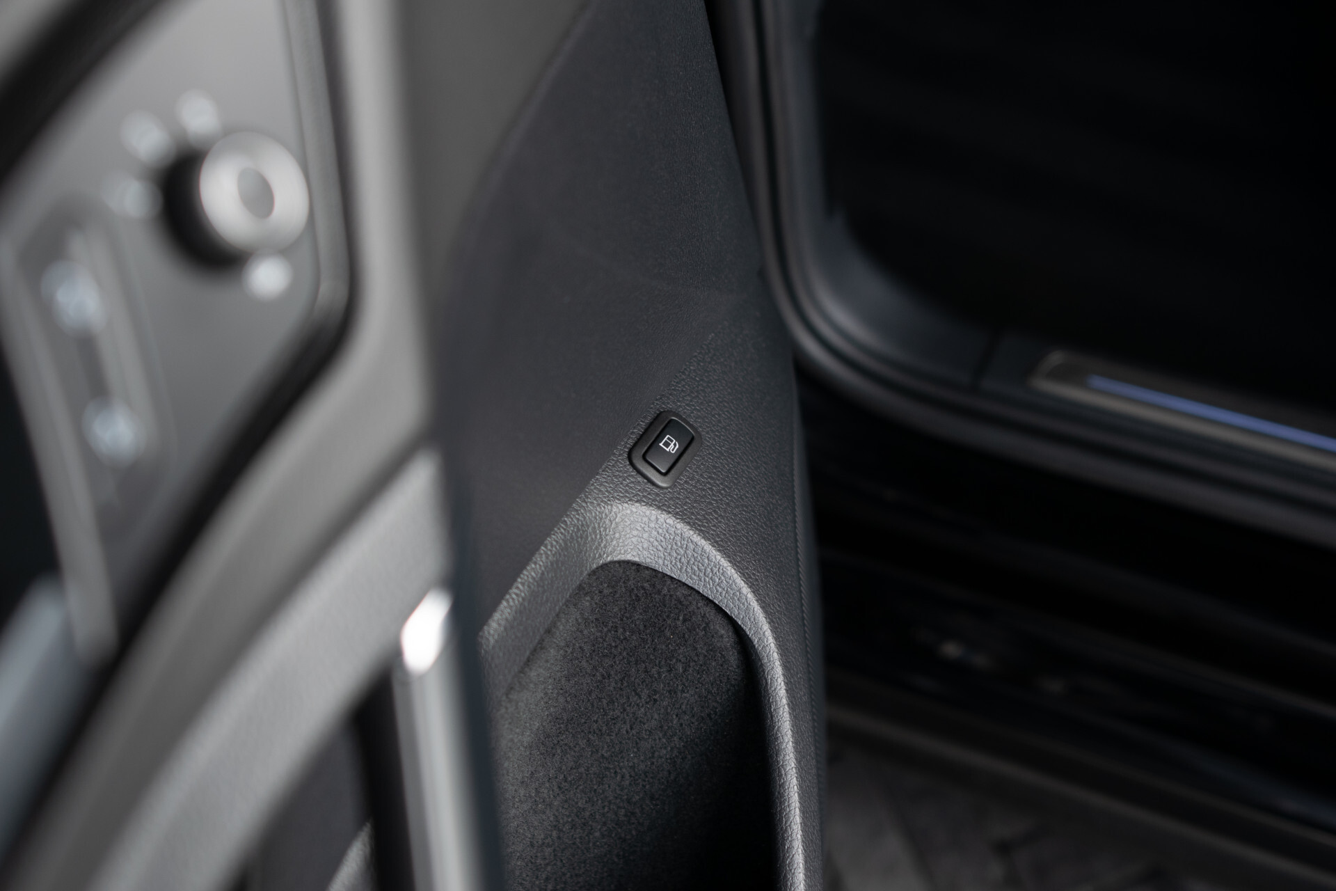 Volkswagen Golf 1.4 TSI GTE Executive Plus | 1ste eigenaar | New Service | Trekhaak | Sportstoelen | LED | 18" | ECC | SOH 83% | Cruise Control Foto 17