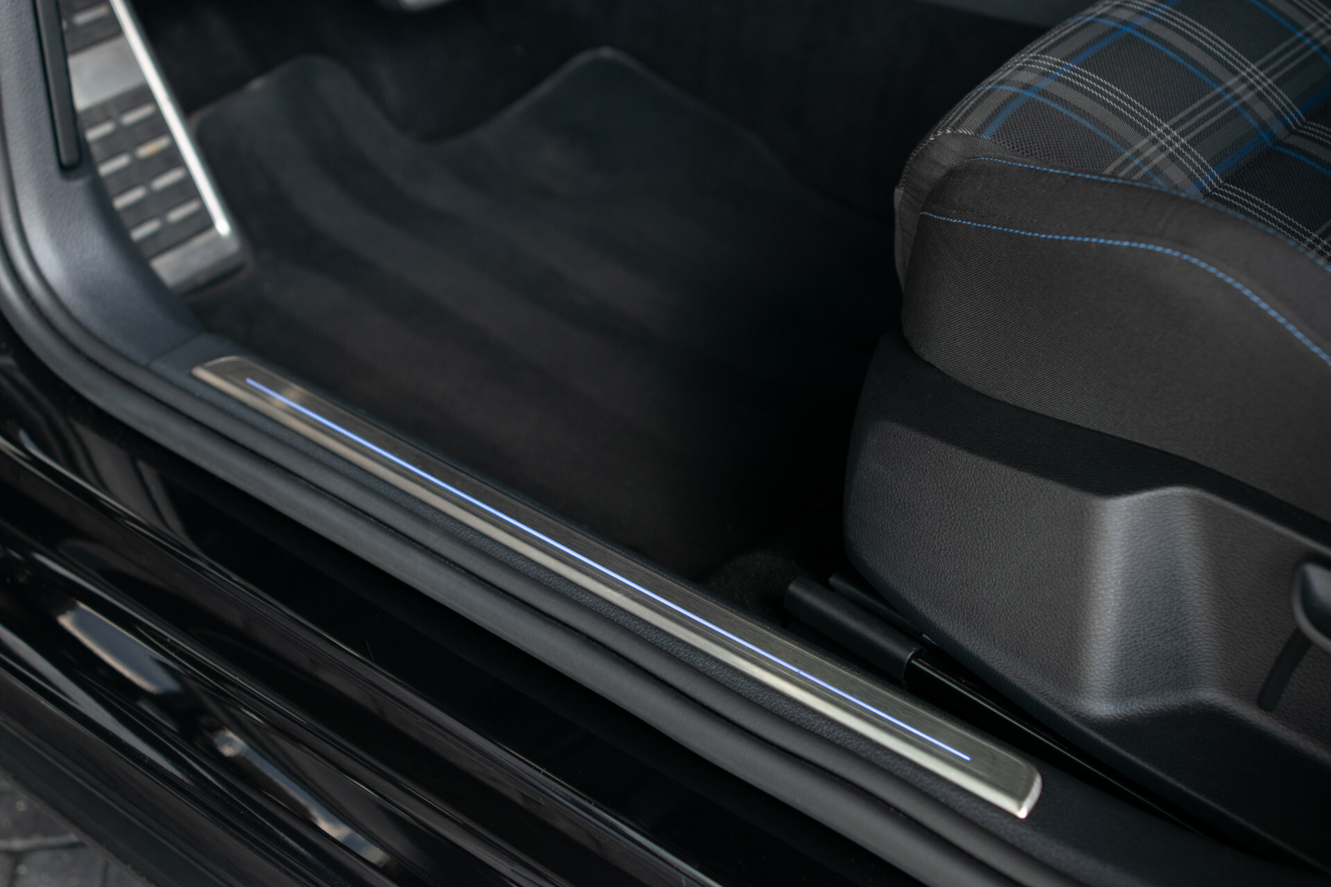 Volkswagen Golf 1.4 TSI GTE Executive Plus | 1ste eigenaar | New Service | Trekhaak | Sportstoelen | LED | 18" | ECC | SOH 83% | Cruise Control Foto 19